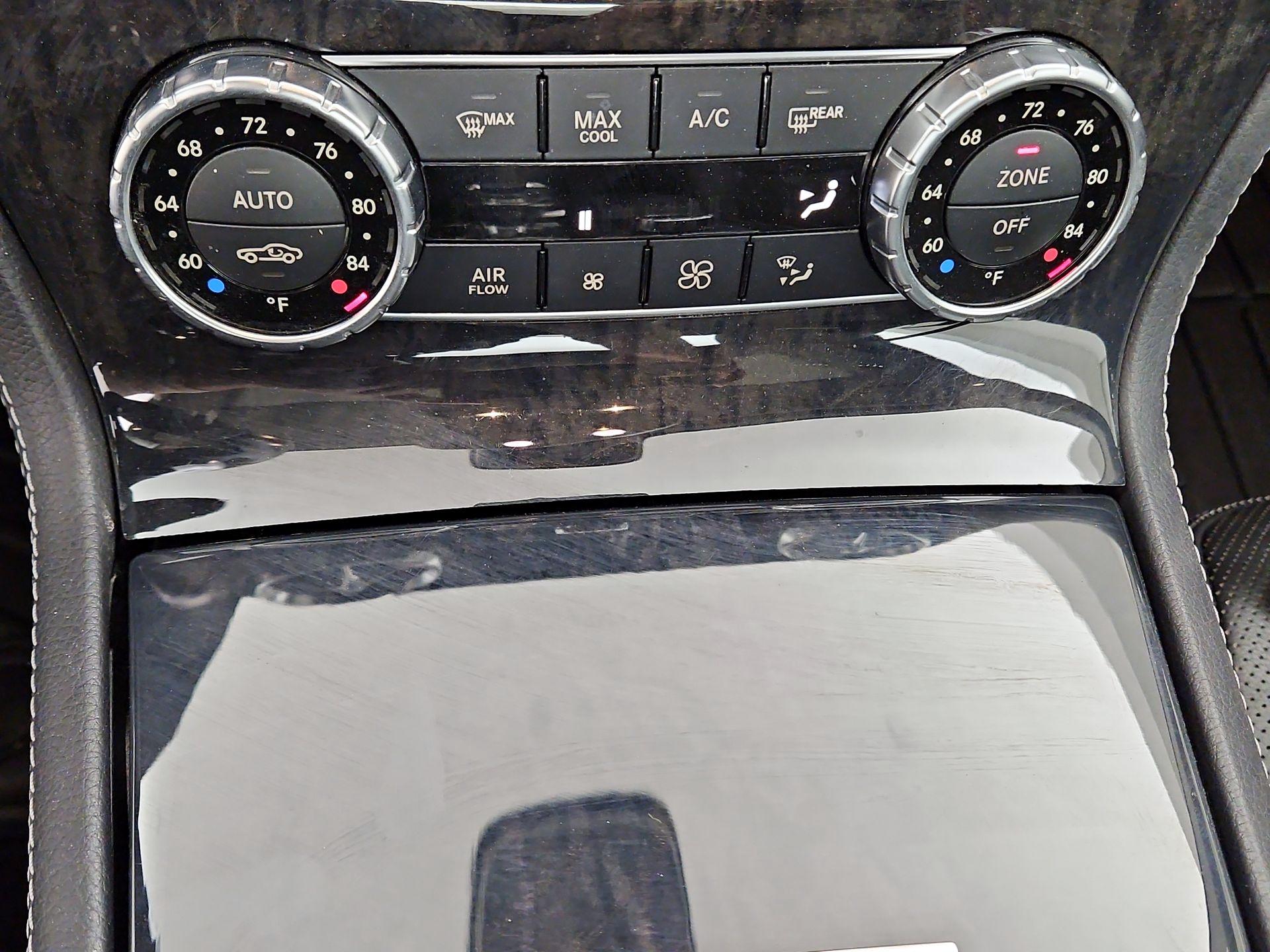 Thumbnail: 2016 Mercedes-Benz SL-Class - 17