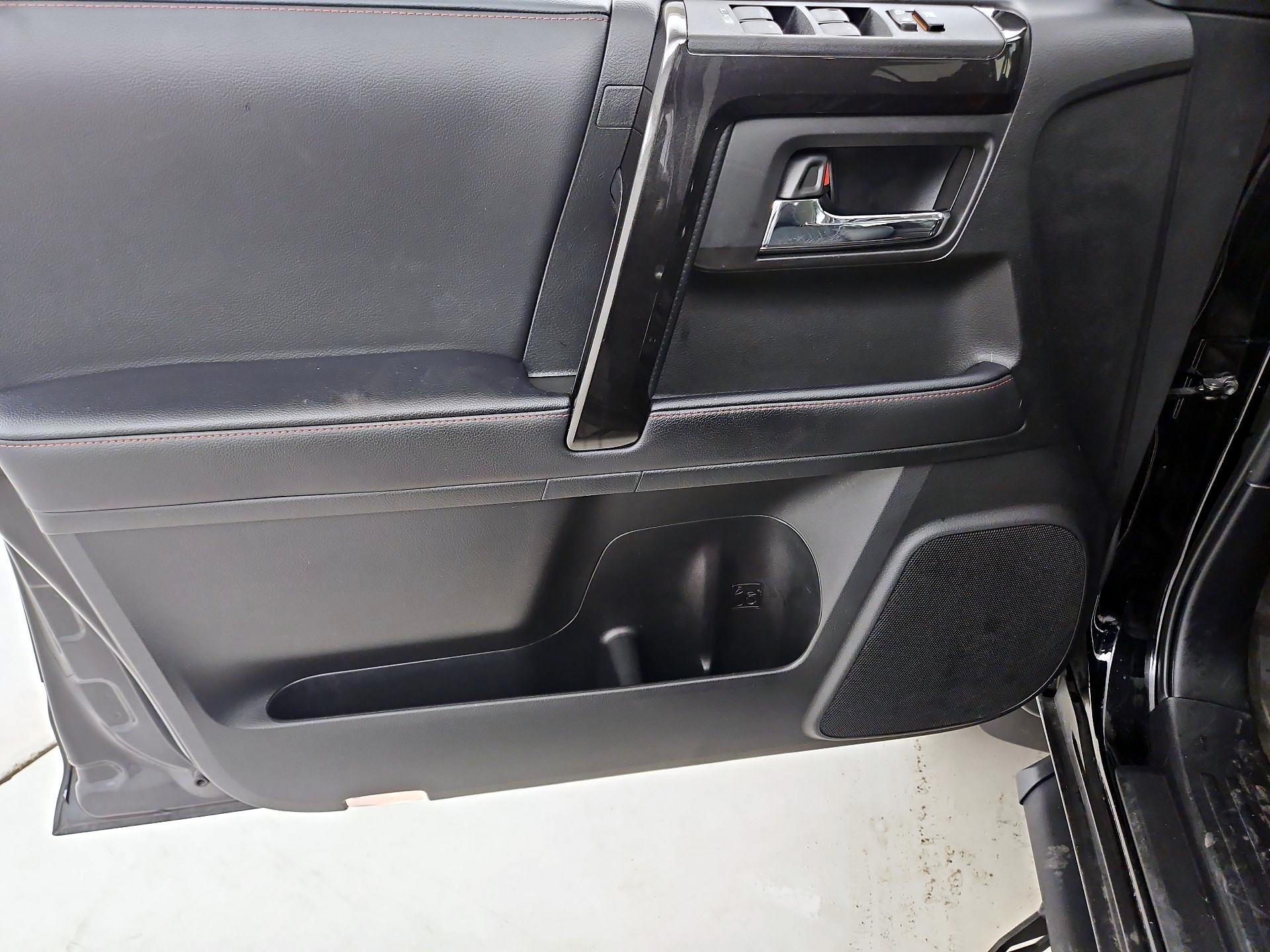 Thumbnail: 2022 Toyota 4Runner - 12