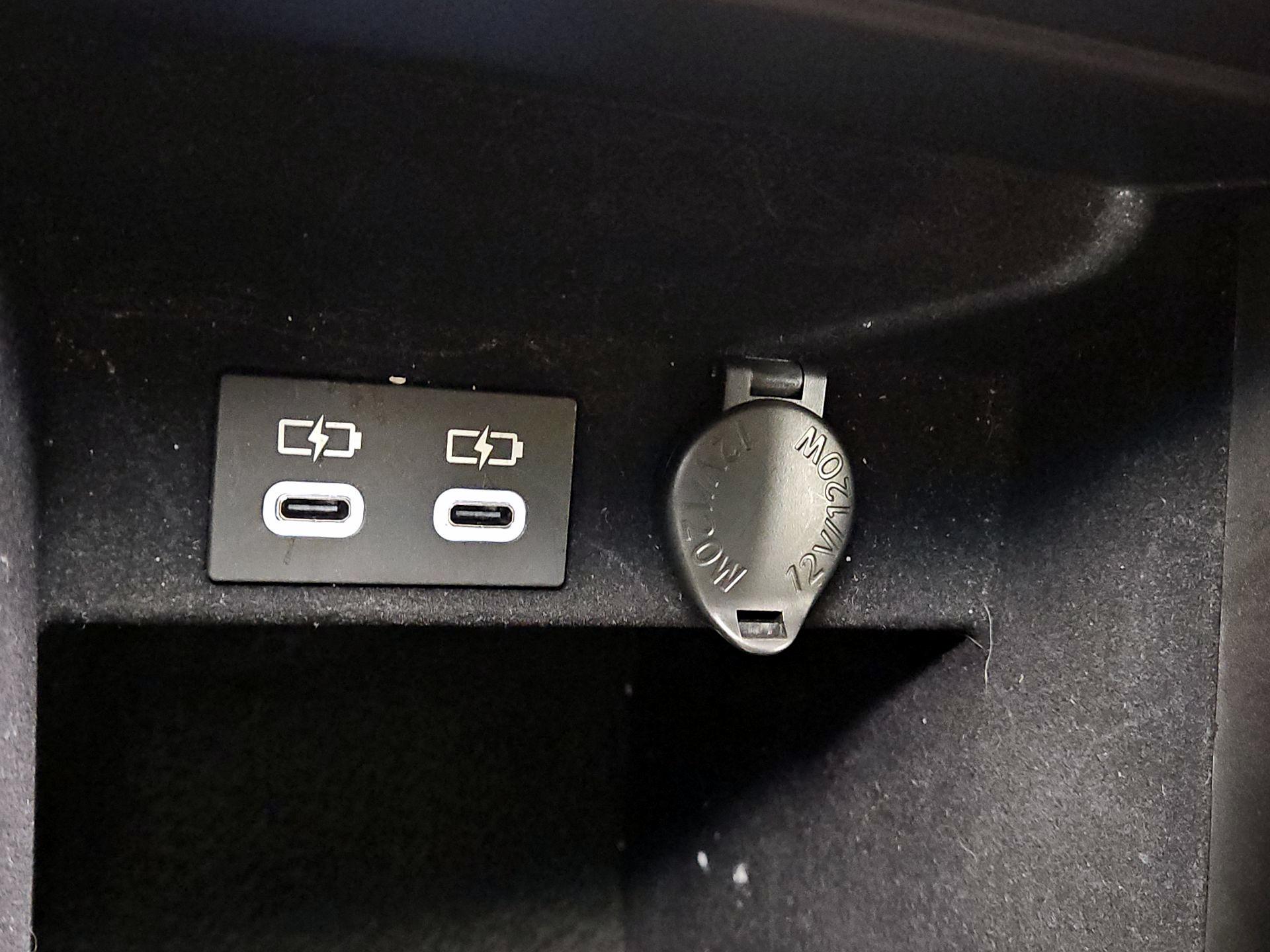 Thumbnail: 2025 Lexus ES - 18