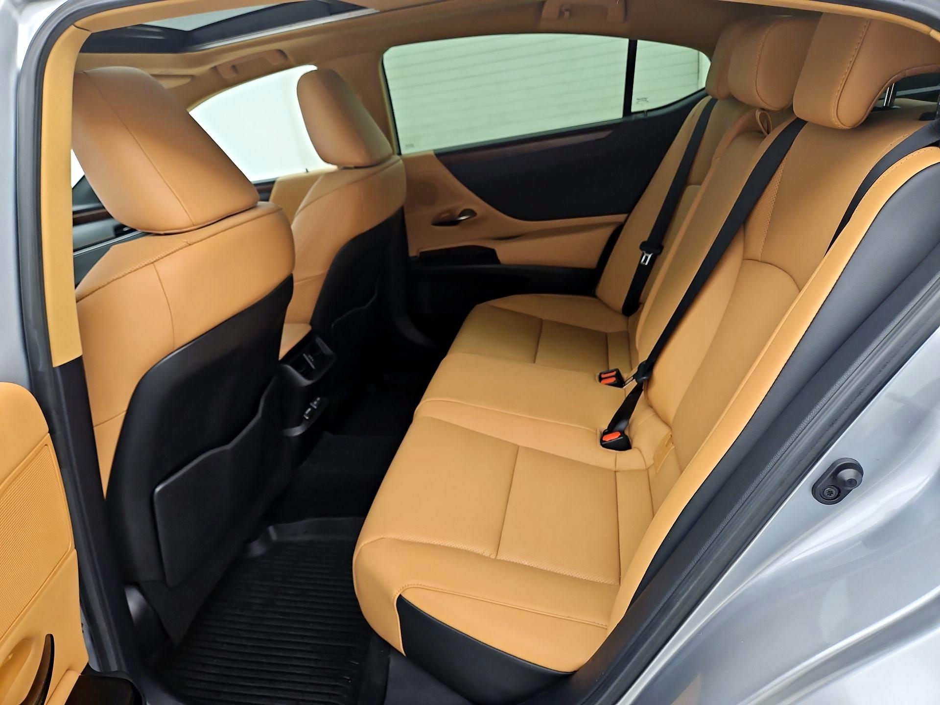 Thumbnail: 2025 Lexus ES - 20