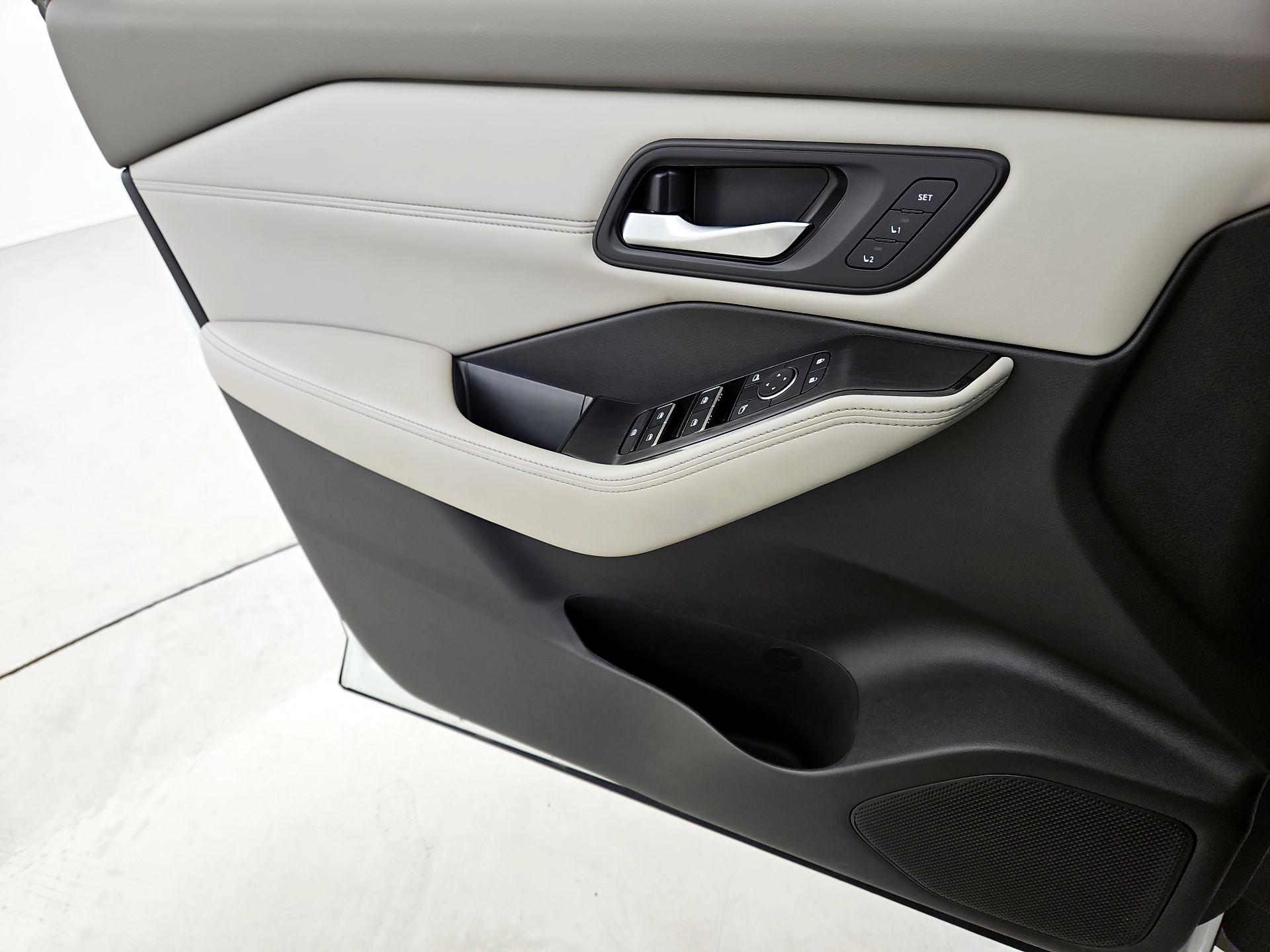 Thumbnail: 2022 Nissan Rogue - 12