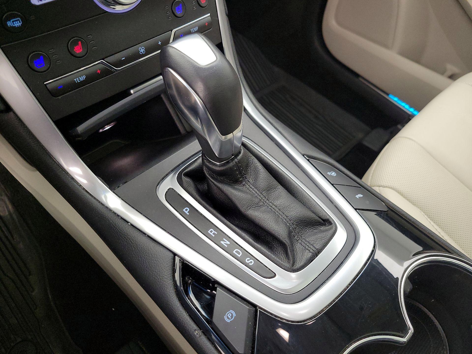 Thumbnail: 2018 Ford Edge - 18