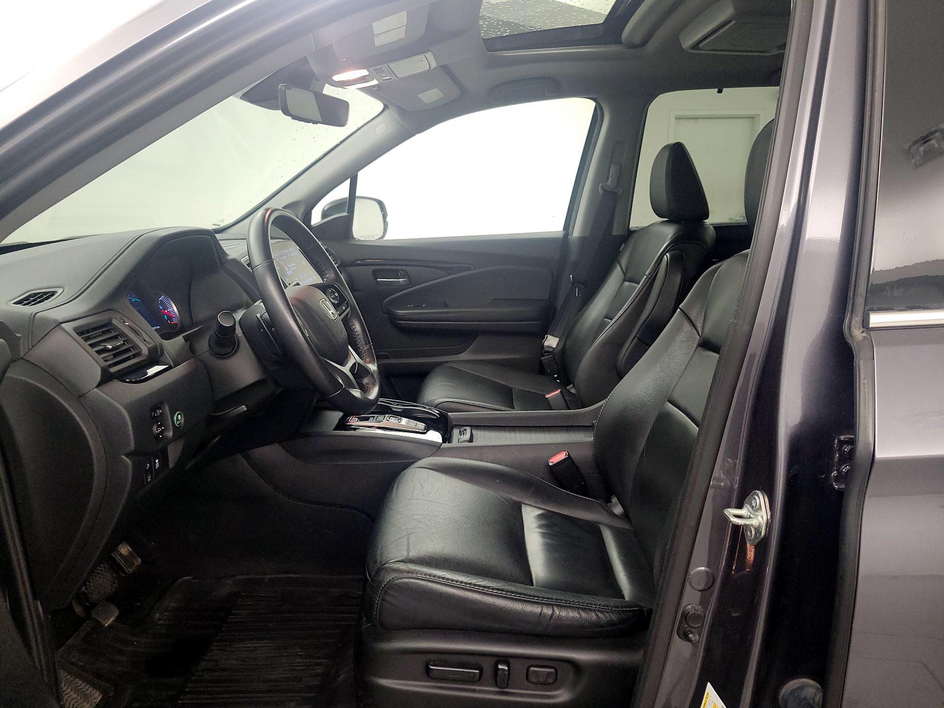 Thumbnail: 2019 Honda Pilot - 11