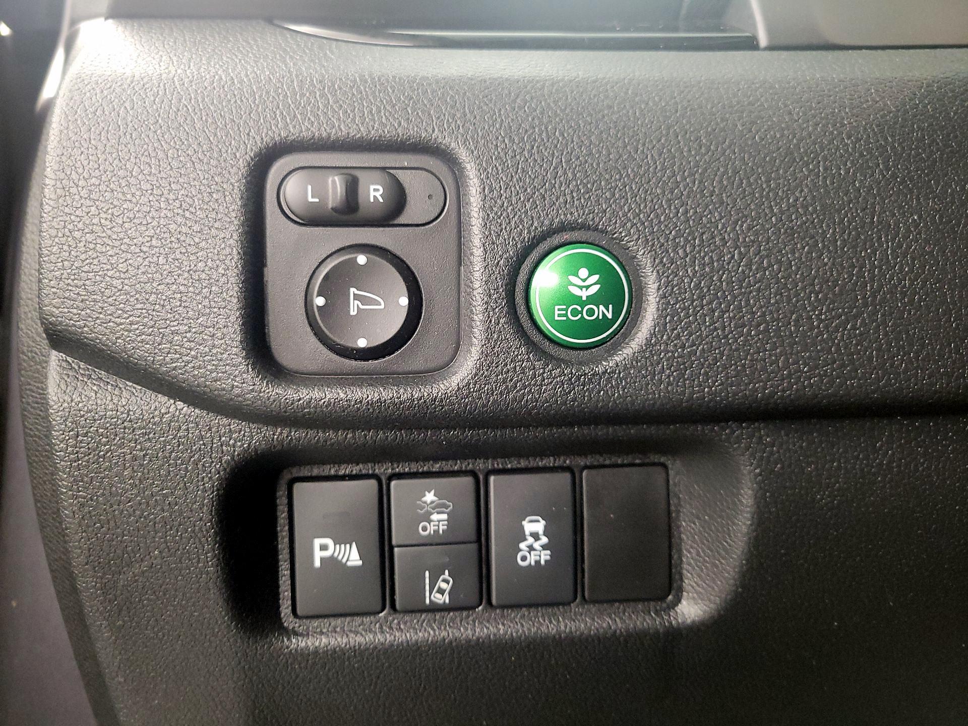 Thumbnail: 2019 Honda Pilot - 13