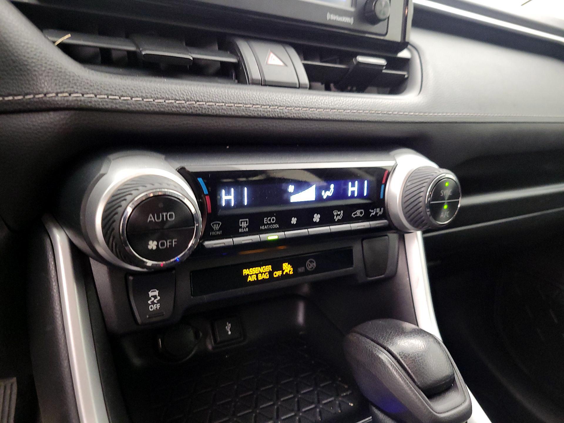 Thumbnail: 2021 Toyota RAV4 - 16