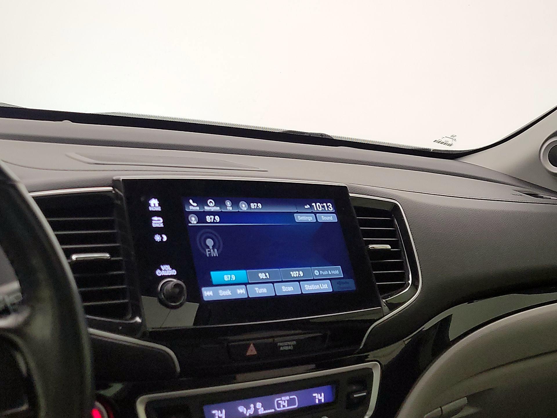 Thumbnail: 2019 Honda Pilot - 16