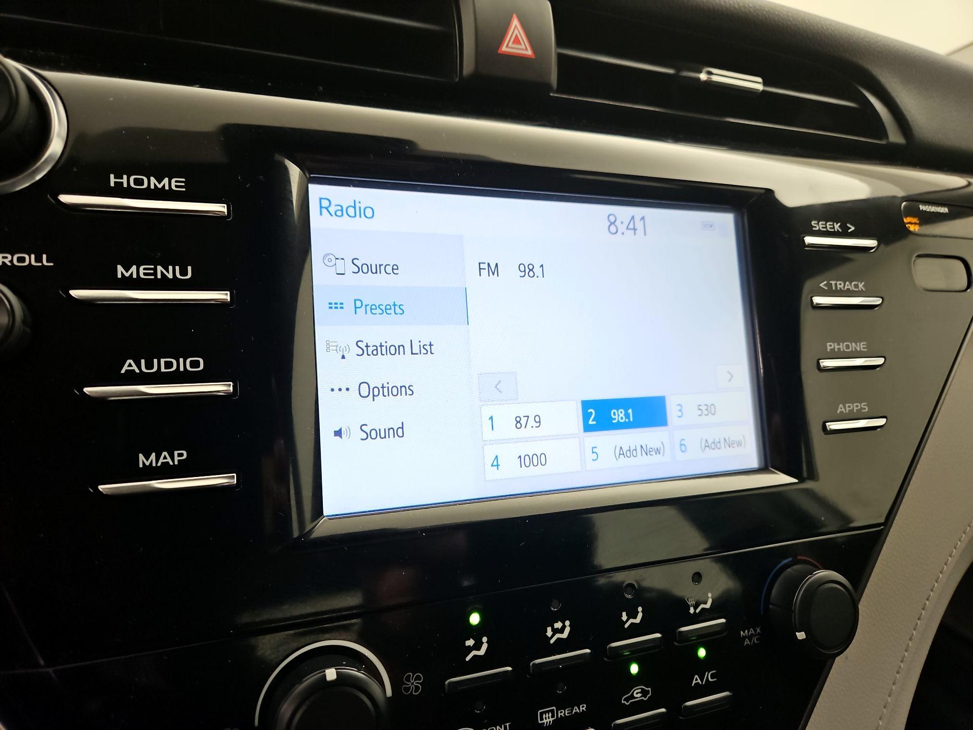 Thumbnail: 2019 Toyota Camry - 15