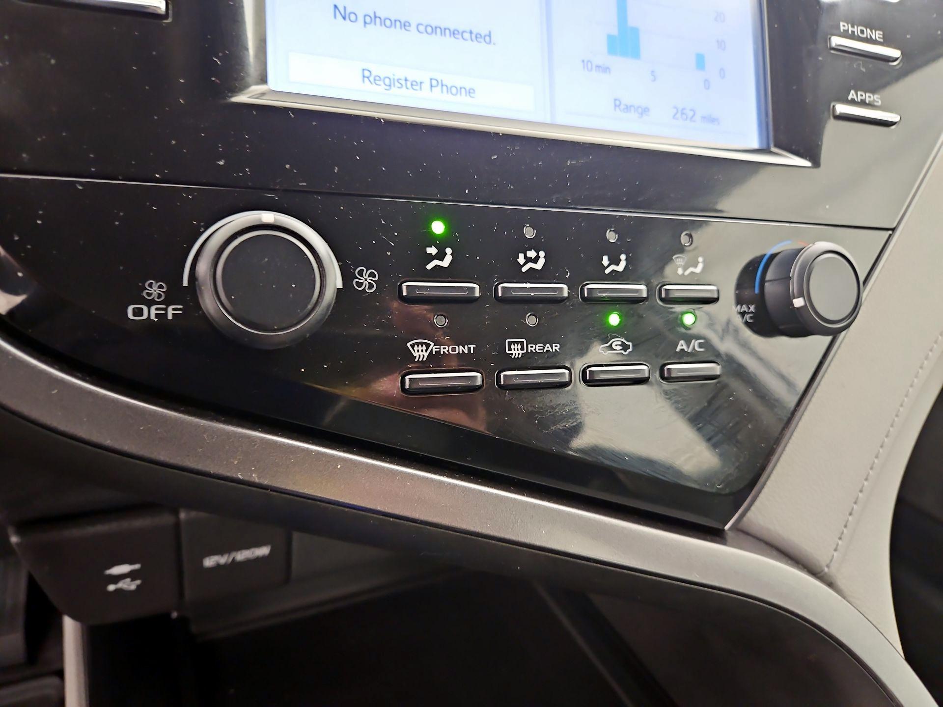 Thumbnail: 2019 Toyota Camry - 16