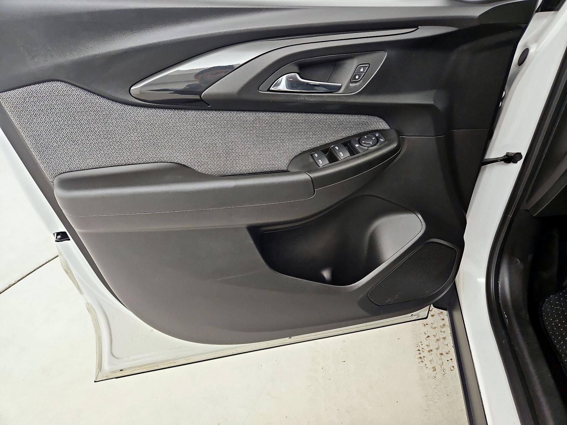 Thumbnail: 2021 Chevrolet TrailBlazer - 12