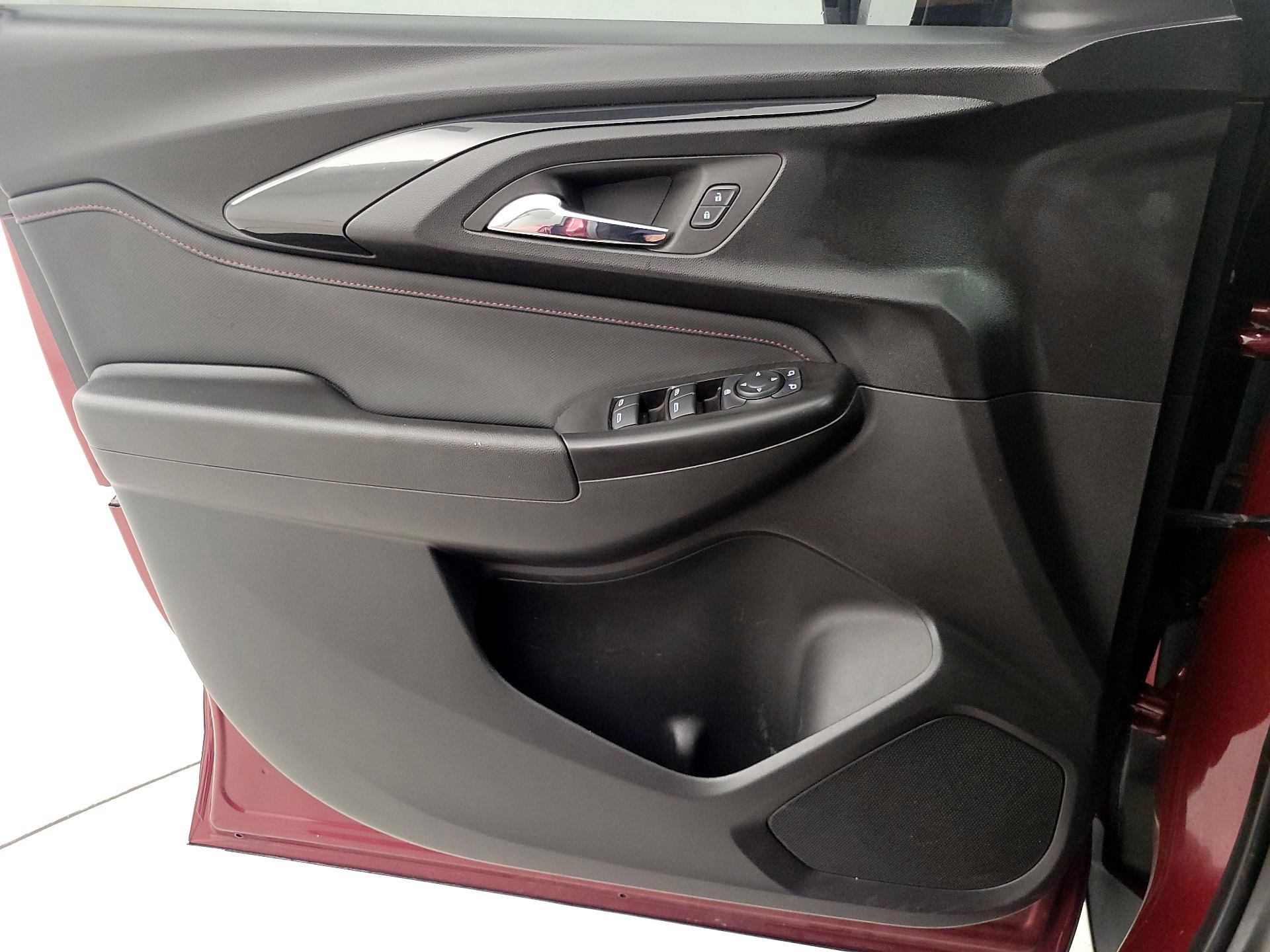 Thumbnail: 2023 Chevrolet TrailBlazer - 12