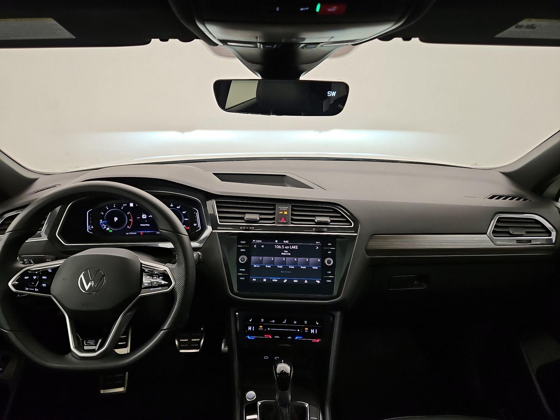 Thumbnail: 2022 Volkswagen Tiguan - 9