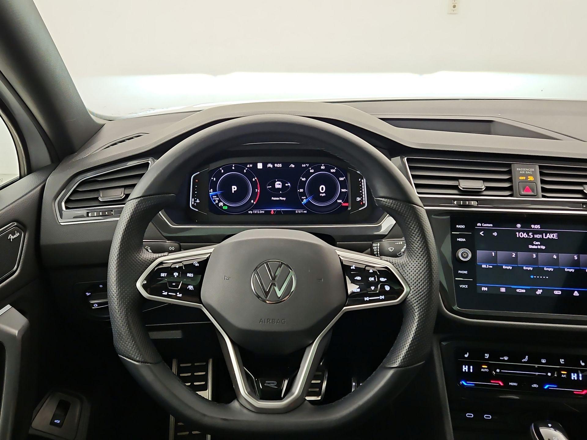 Thumbnail: 2022 Volkswagen Tiguan - 10