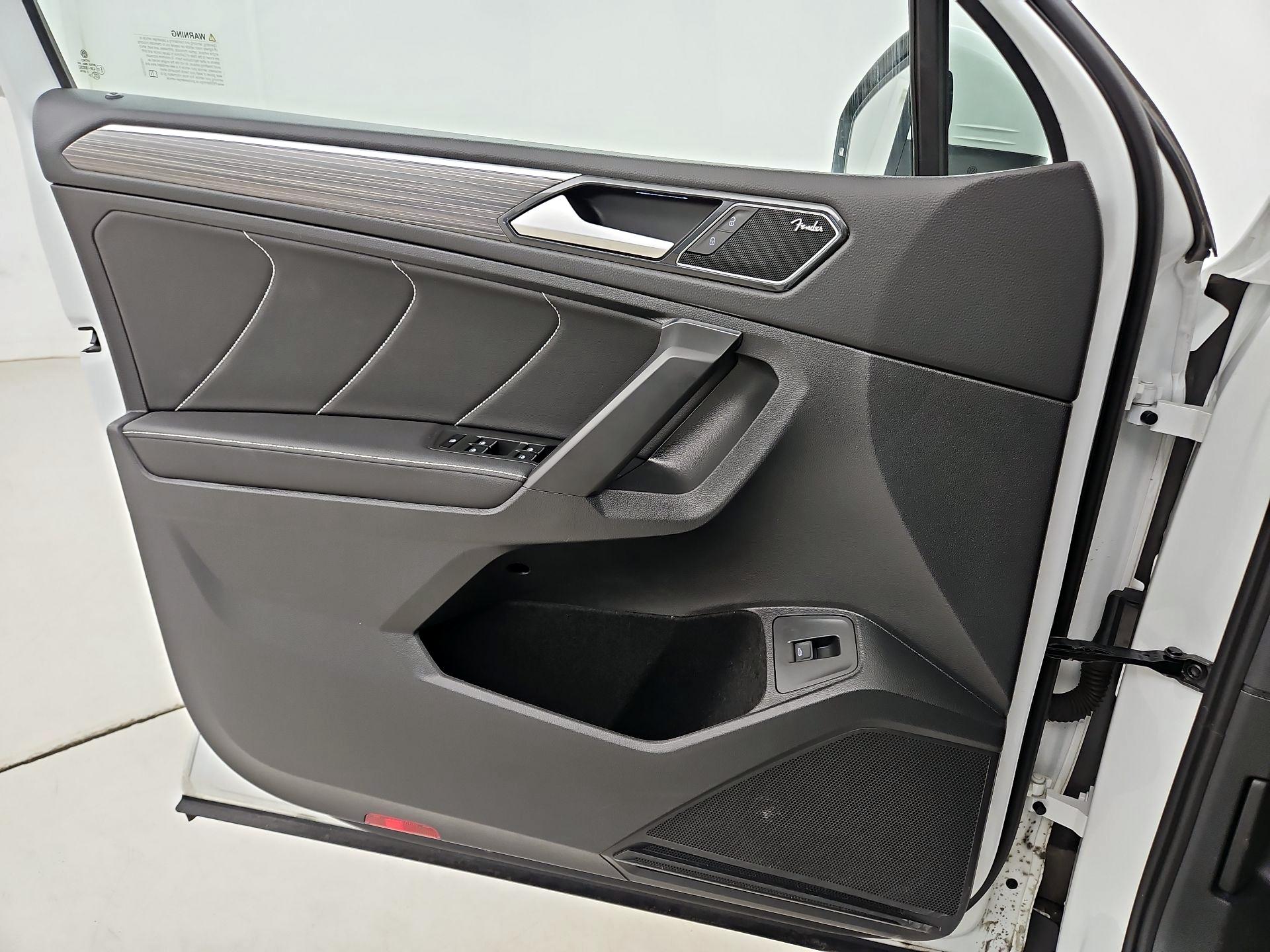 Thumbnail: 2022 Volkswagen Tiguan - 12