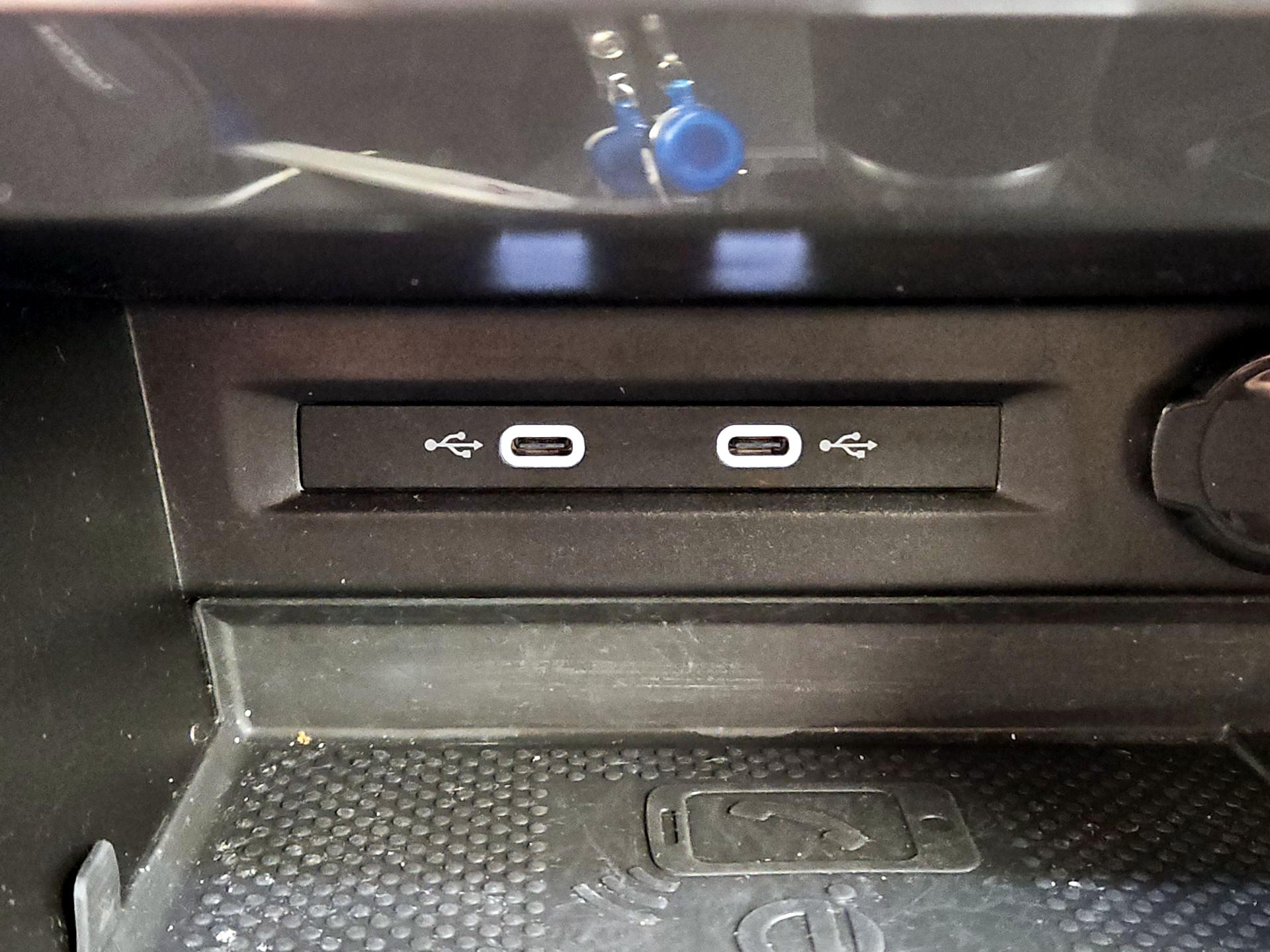 Thumbnail: 2022 Volkswagen Tiguan - 19