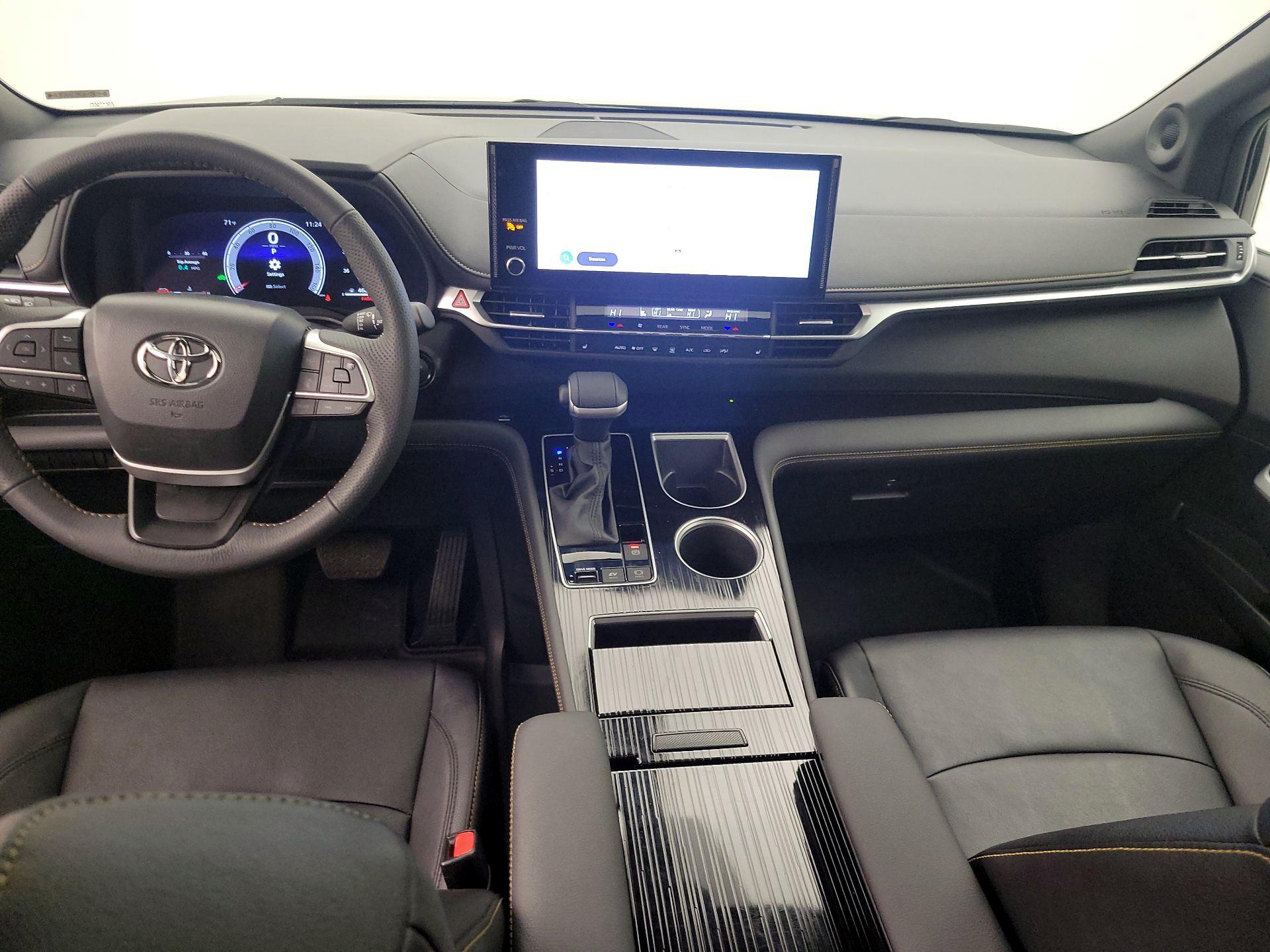 Thumbnail: 2025 Toyota Sienna - 9