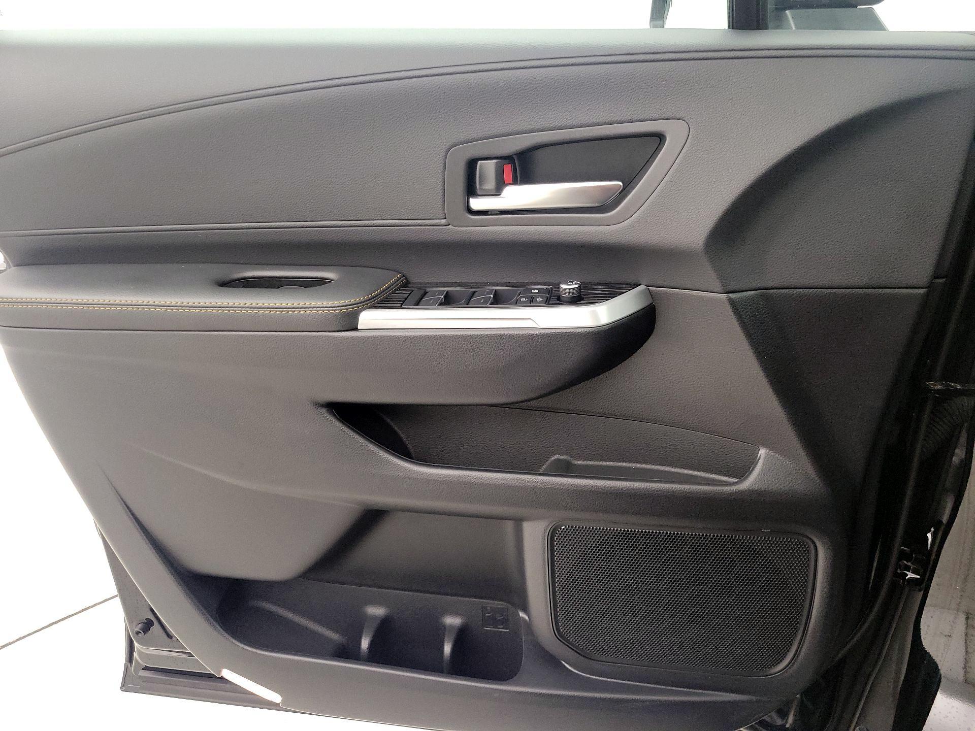 Thumbnail: 2025 Toyota Sienna - 12