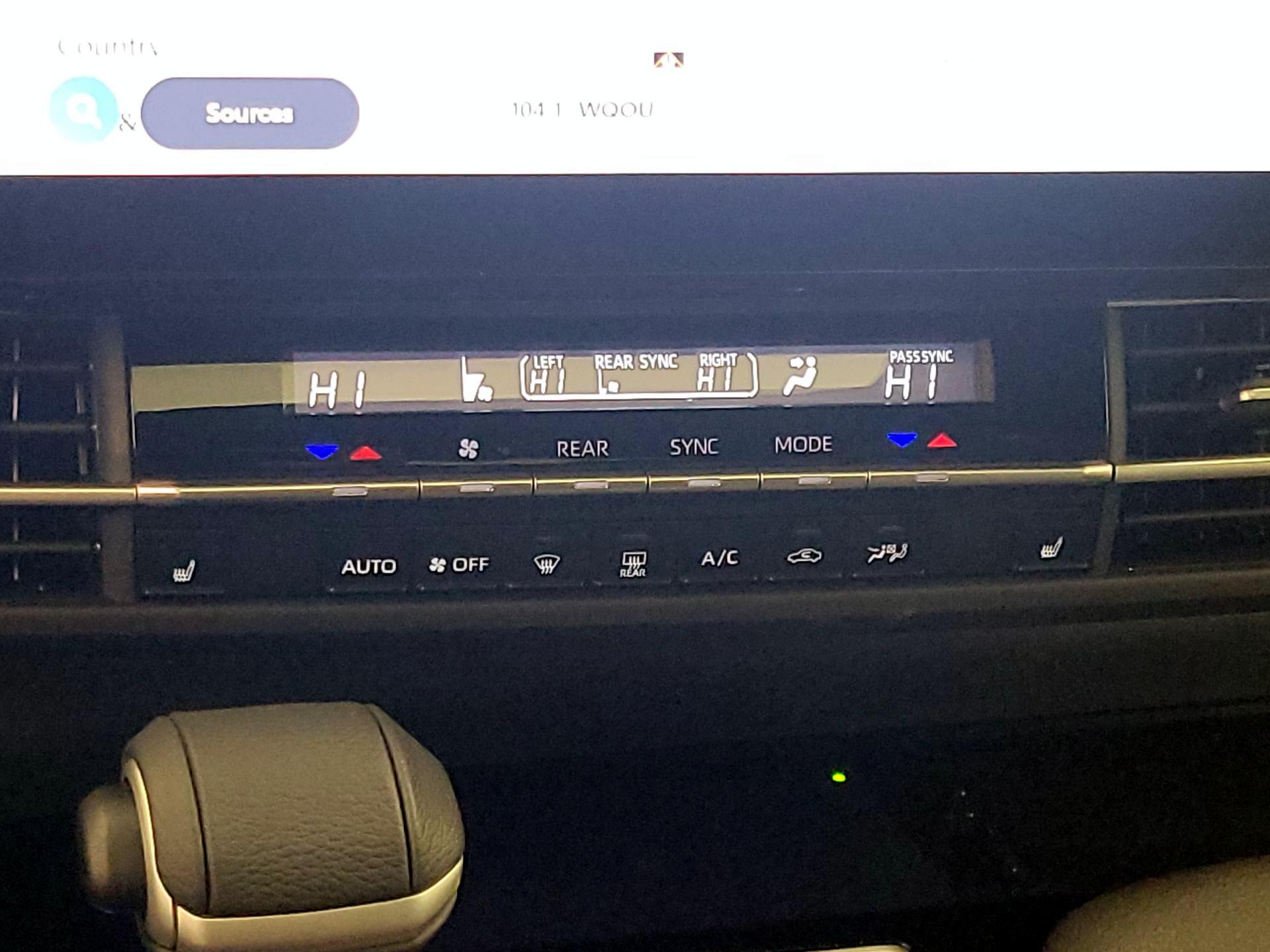 Thumbnail: 2025 Toyota Sienna - 16