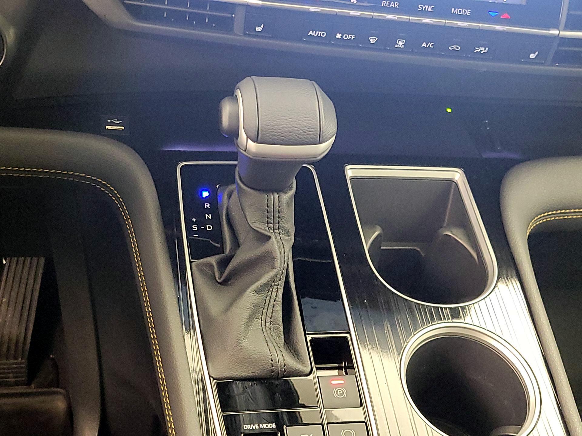 Thumbnail: 2025 Toyota Sienna - 17