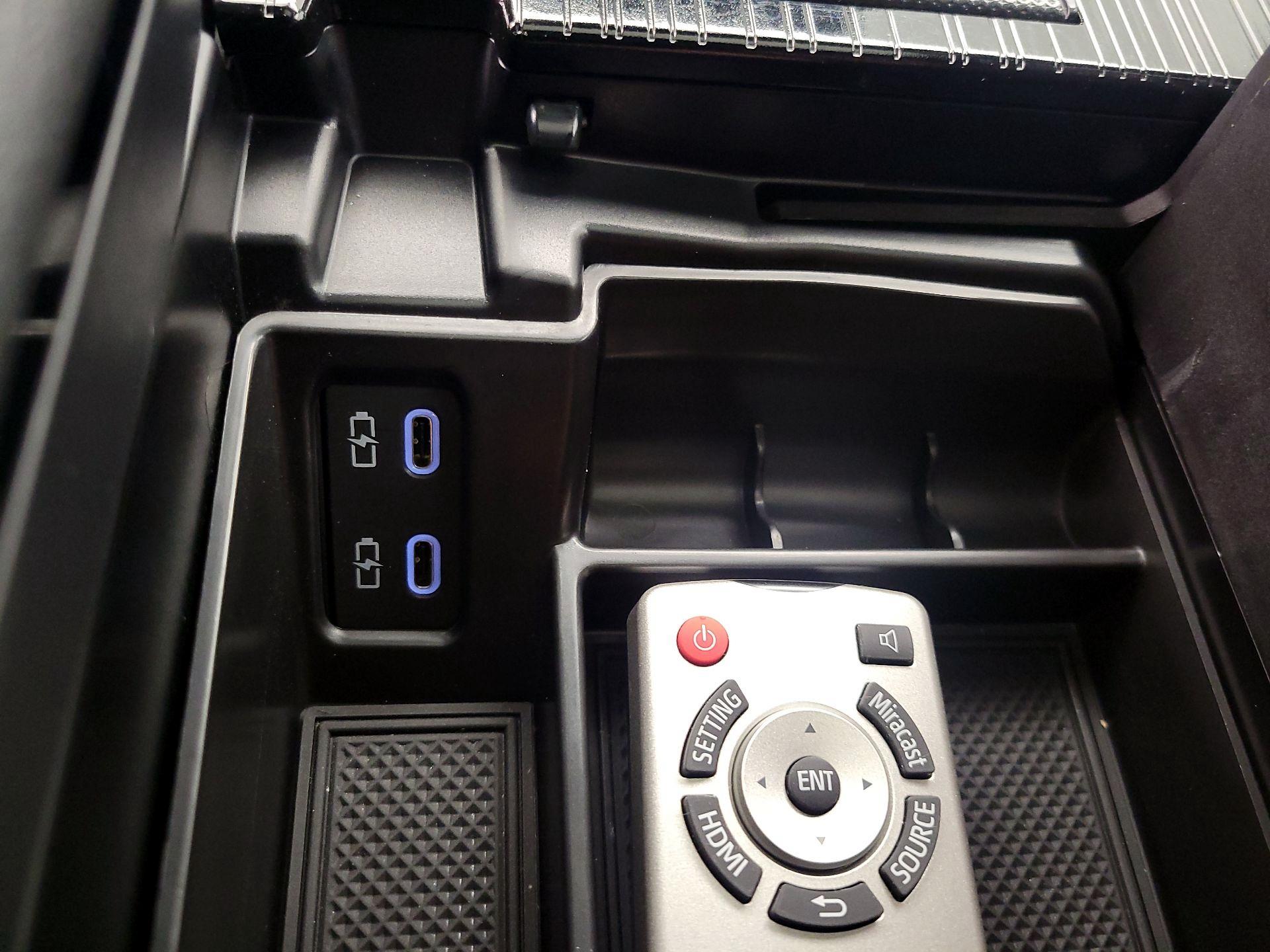 Thumbnail: 2025 Toyota Sienna - 18