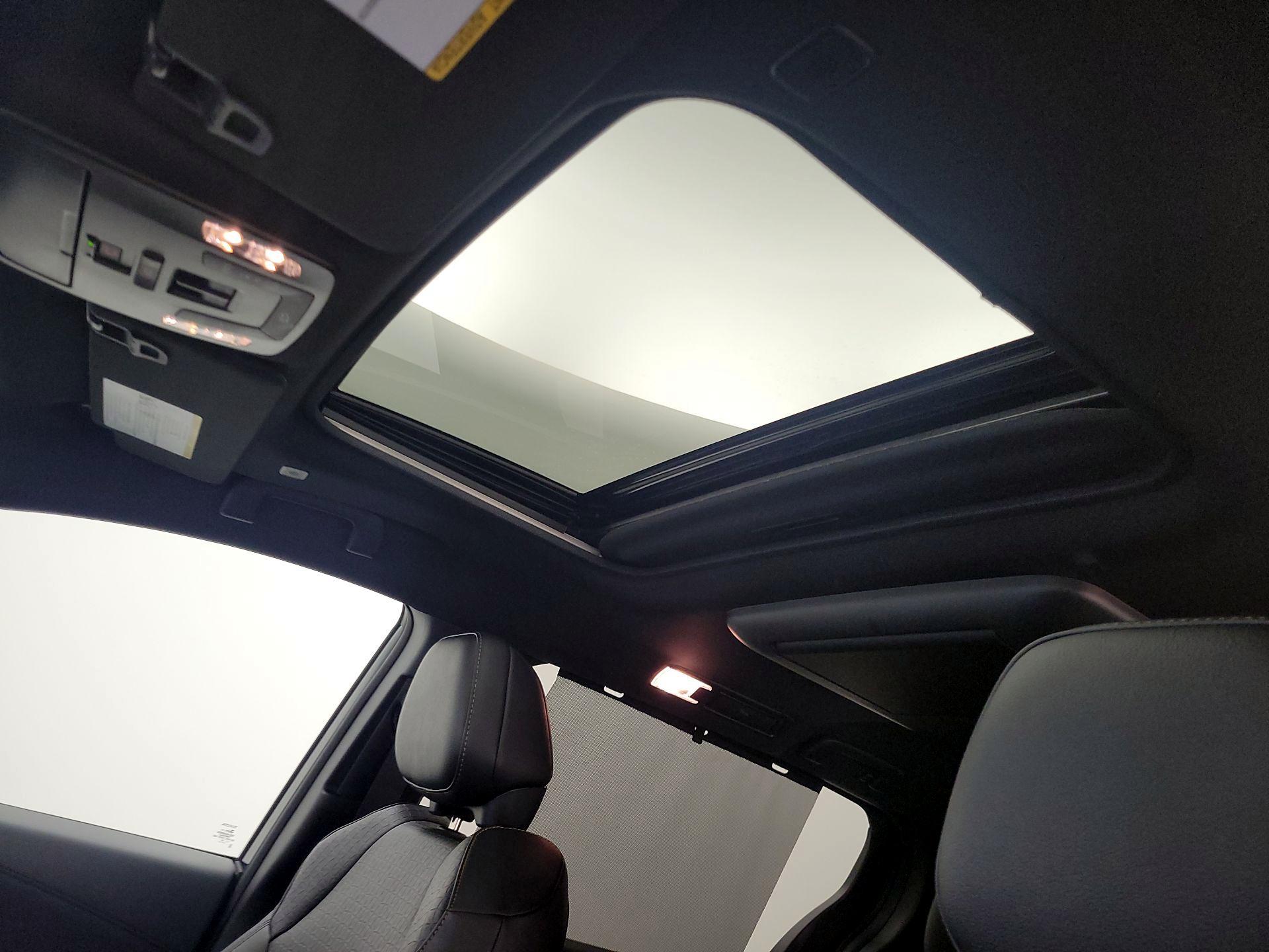 Thumbnail: 2025 Toyota Sienna - 19