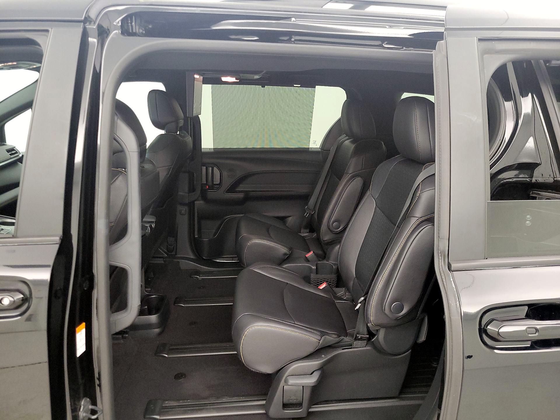 Thumbnail: 2025 Toyota Sienna - 20