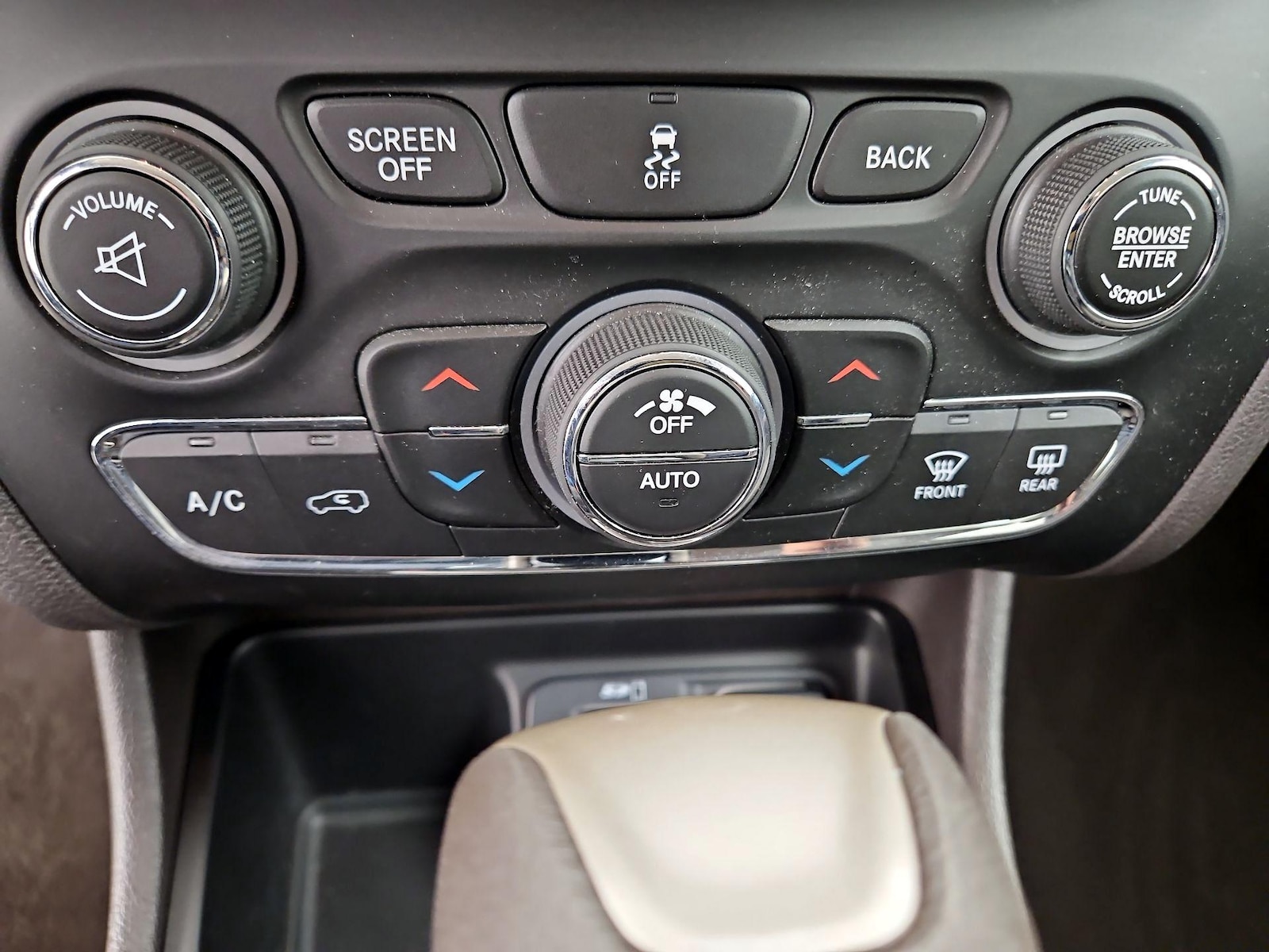 2014 Jeep Cherokee Latitude - Photo 17