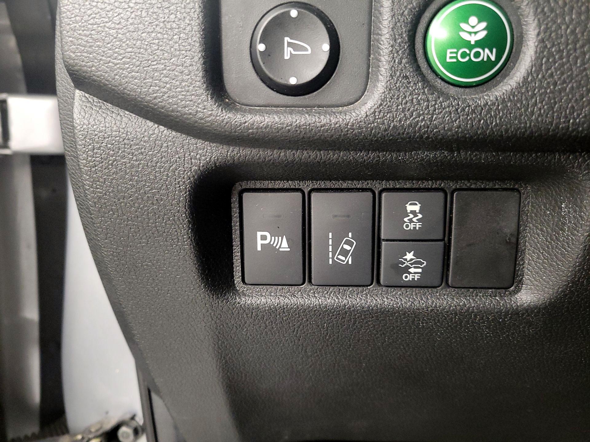 Thumbnail: 2018 Honda Pilot - 13