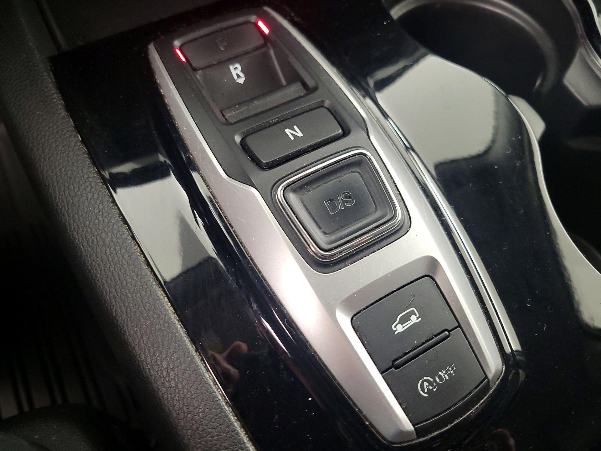 Thumbnail: 2018 Honda Pilot - 18