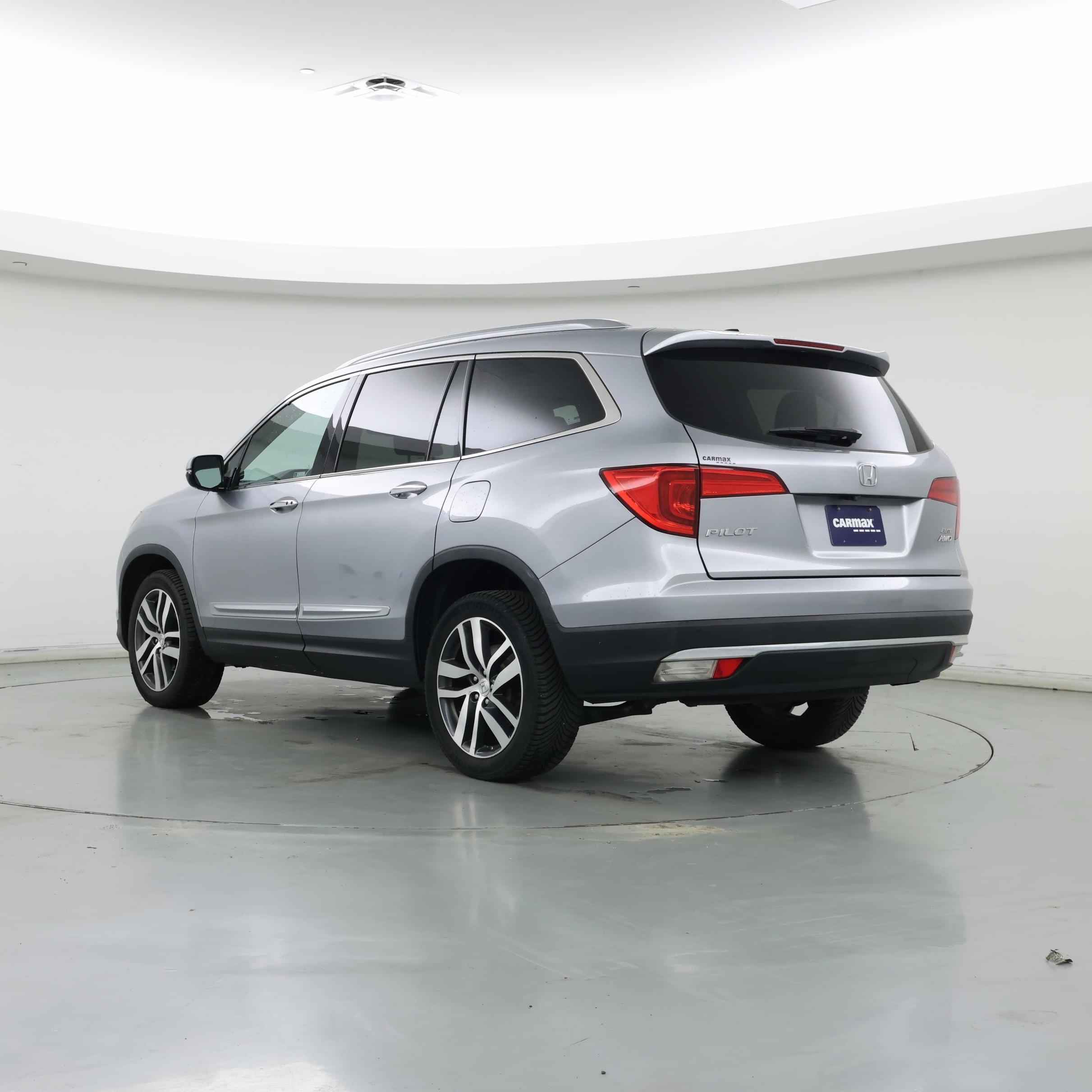 Thumbnail: 2018 Honda Pilot - 2