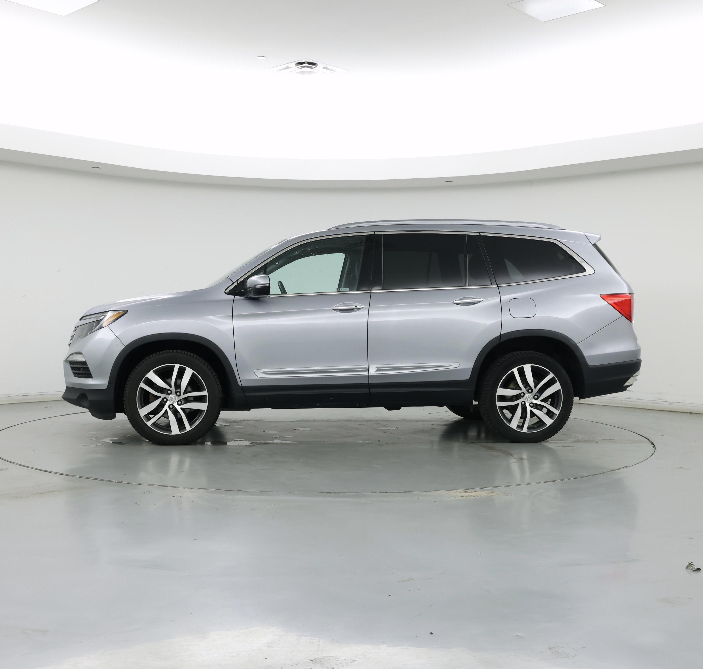 Thumbnail: 2018 Honda Pilot - 3