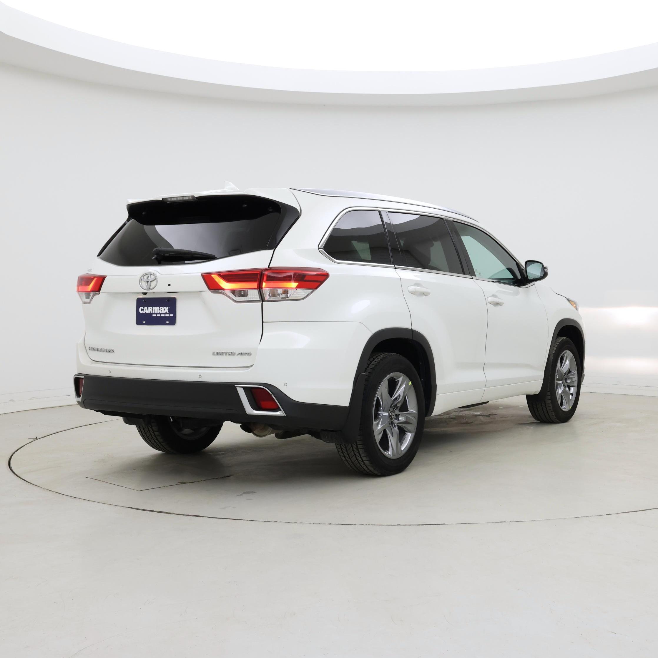 Thumbnail: 2018 Toyota Highlander - 8