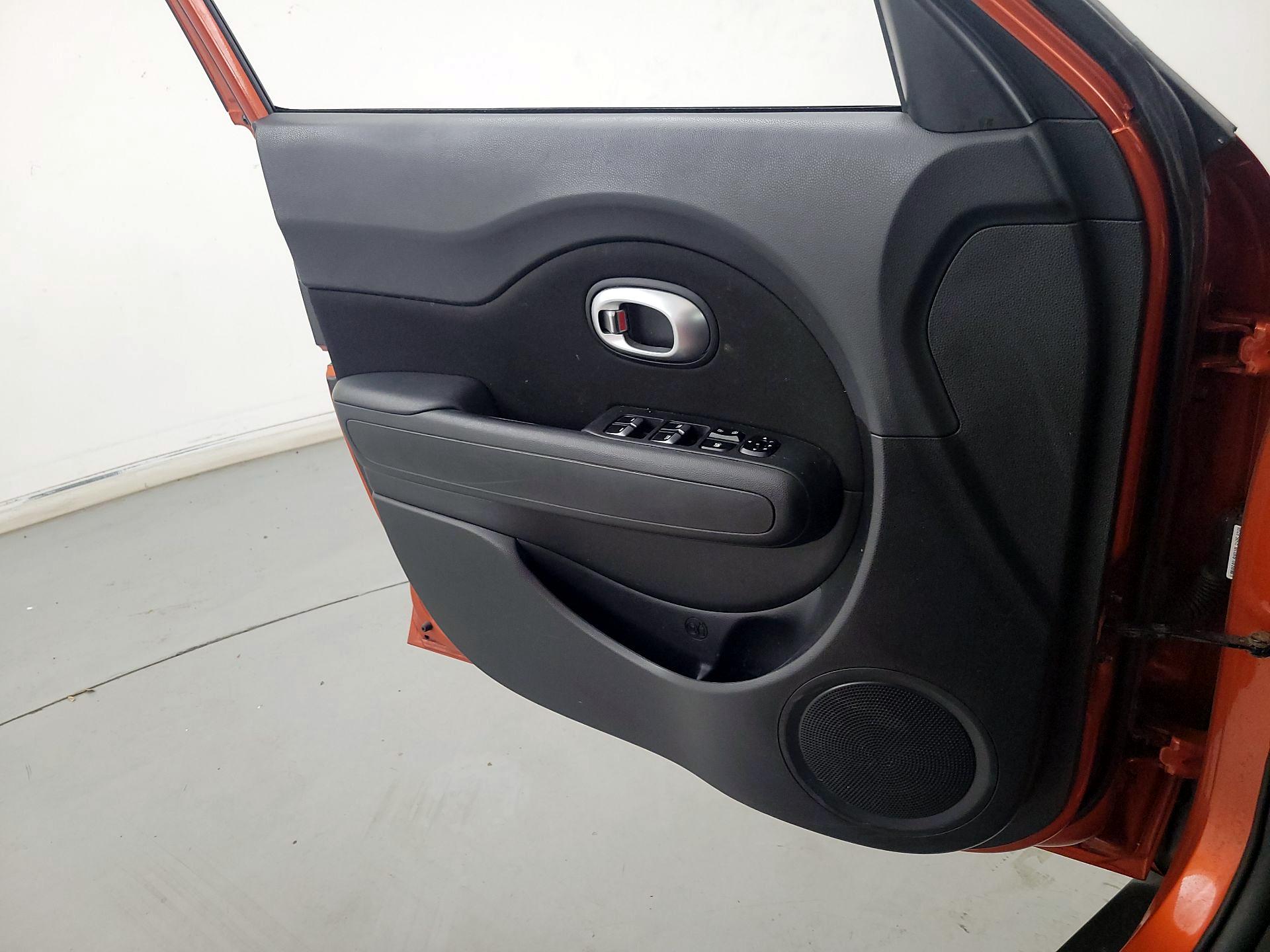 Thumbnail: 2018 Kia Soul - 12