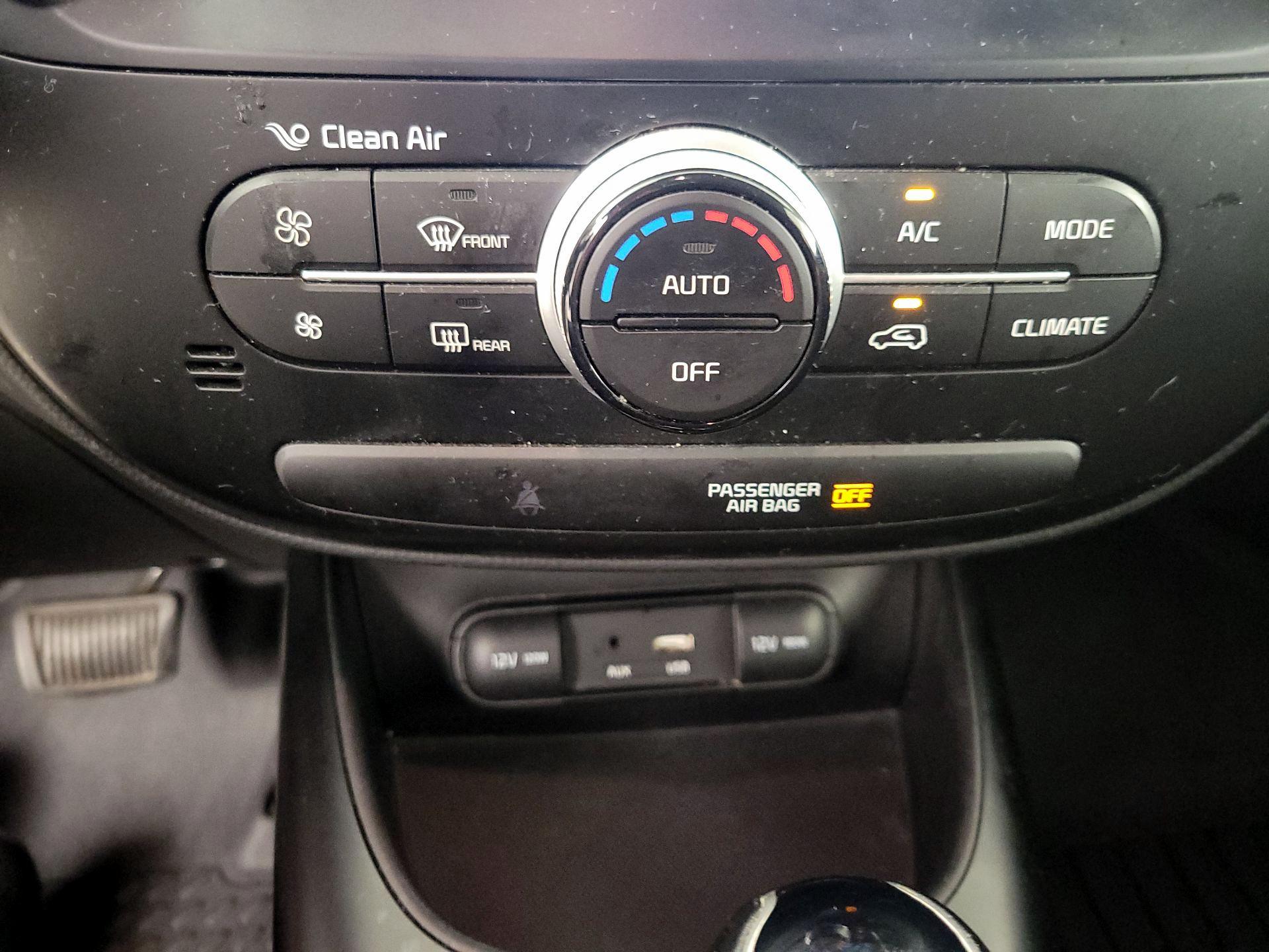 Thumbnail: 2018 Kia Soul - 16