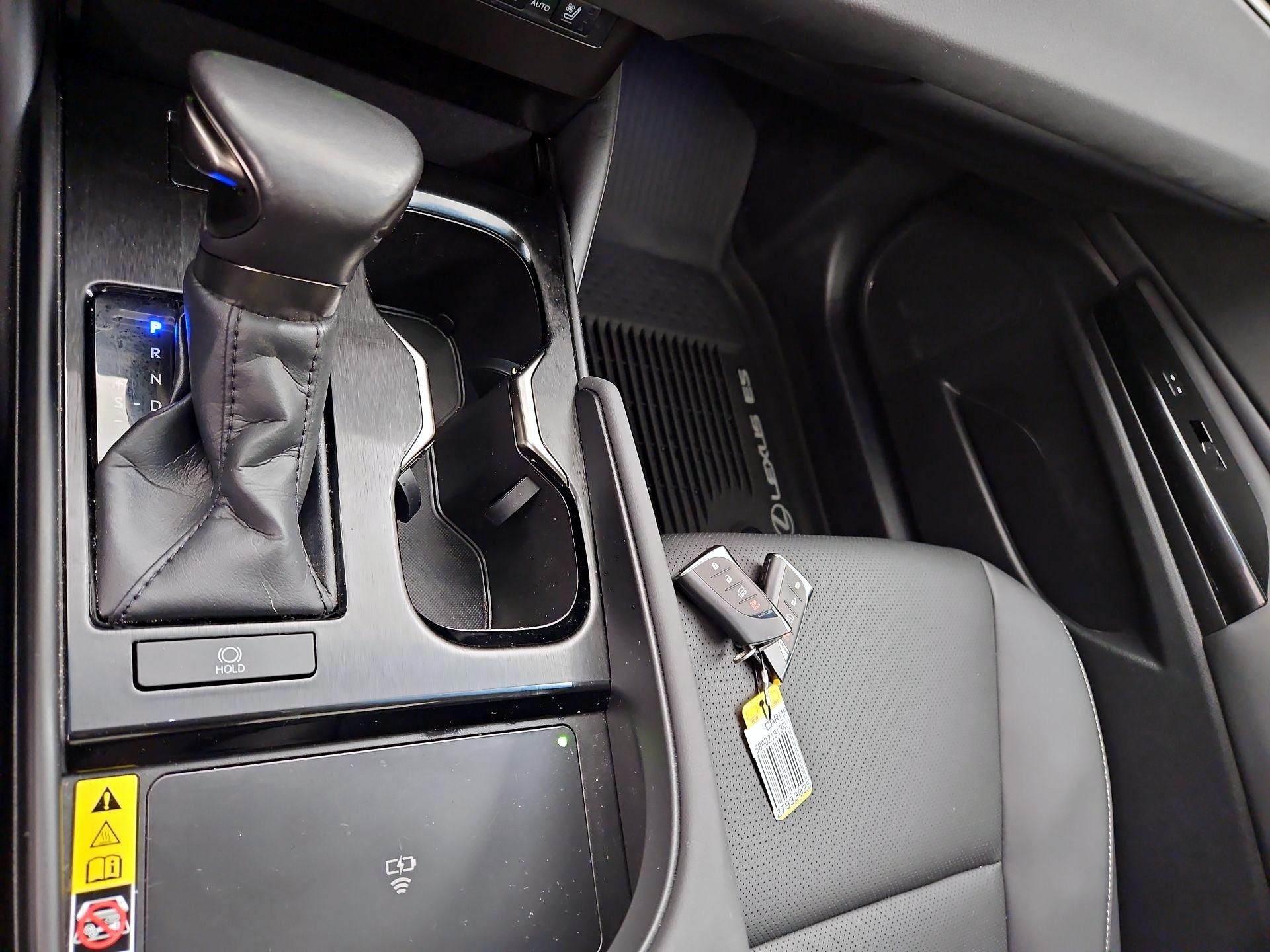 Thumbnail: 2024 Lexus ES - 17