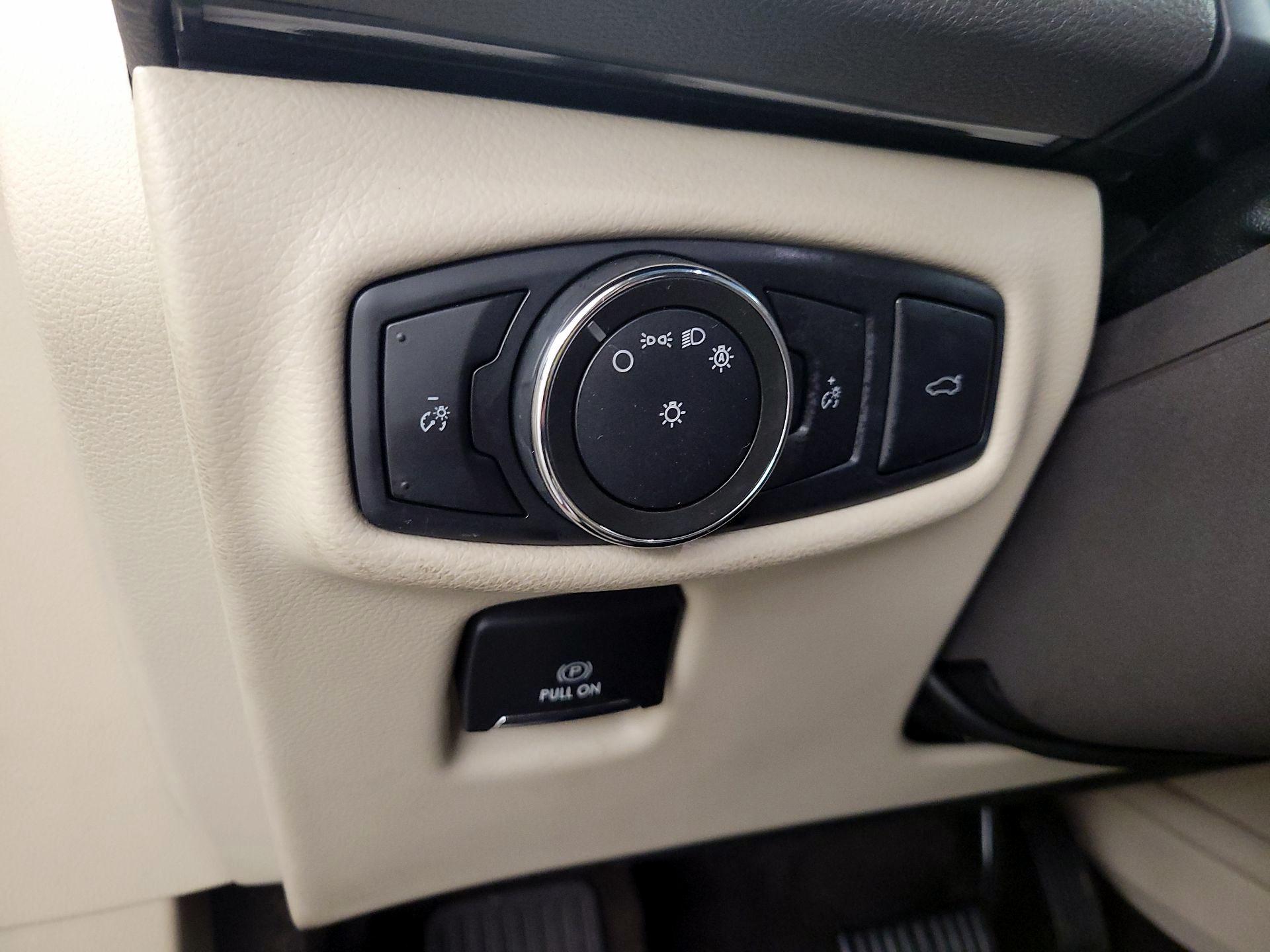 Thumbnail: 2017 Lincoln MKZ - 13