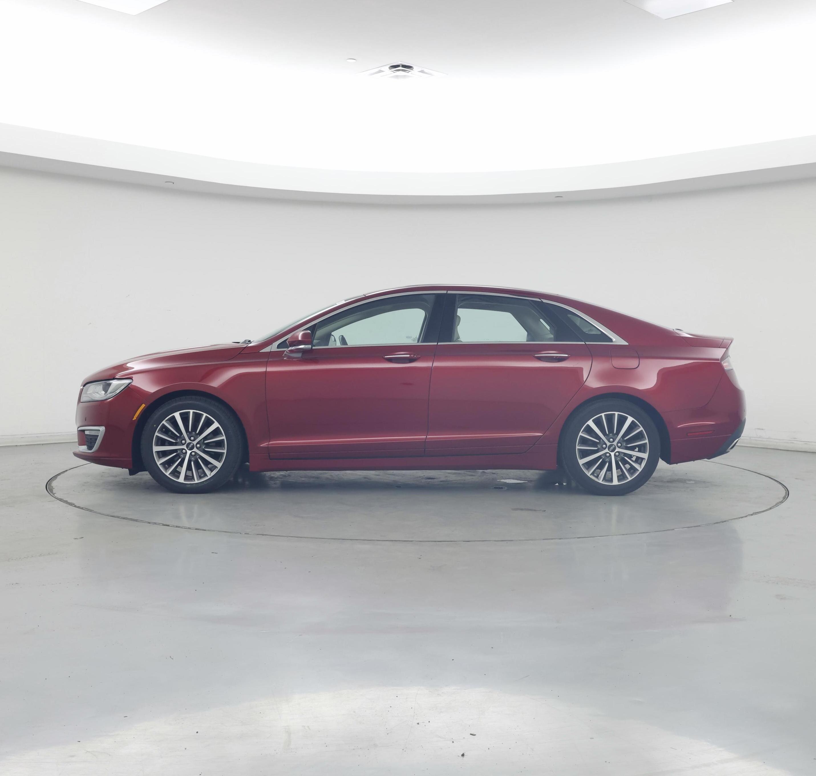 Thumbnail: 2017 Lincoln MKZ - 3