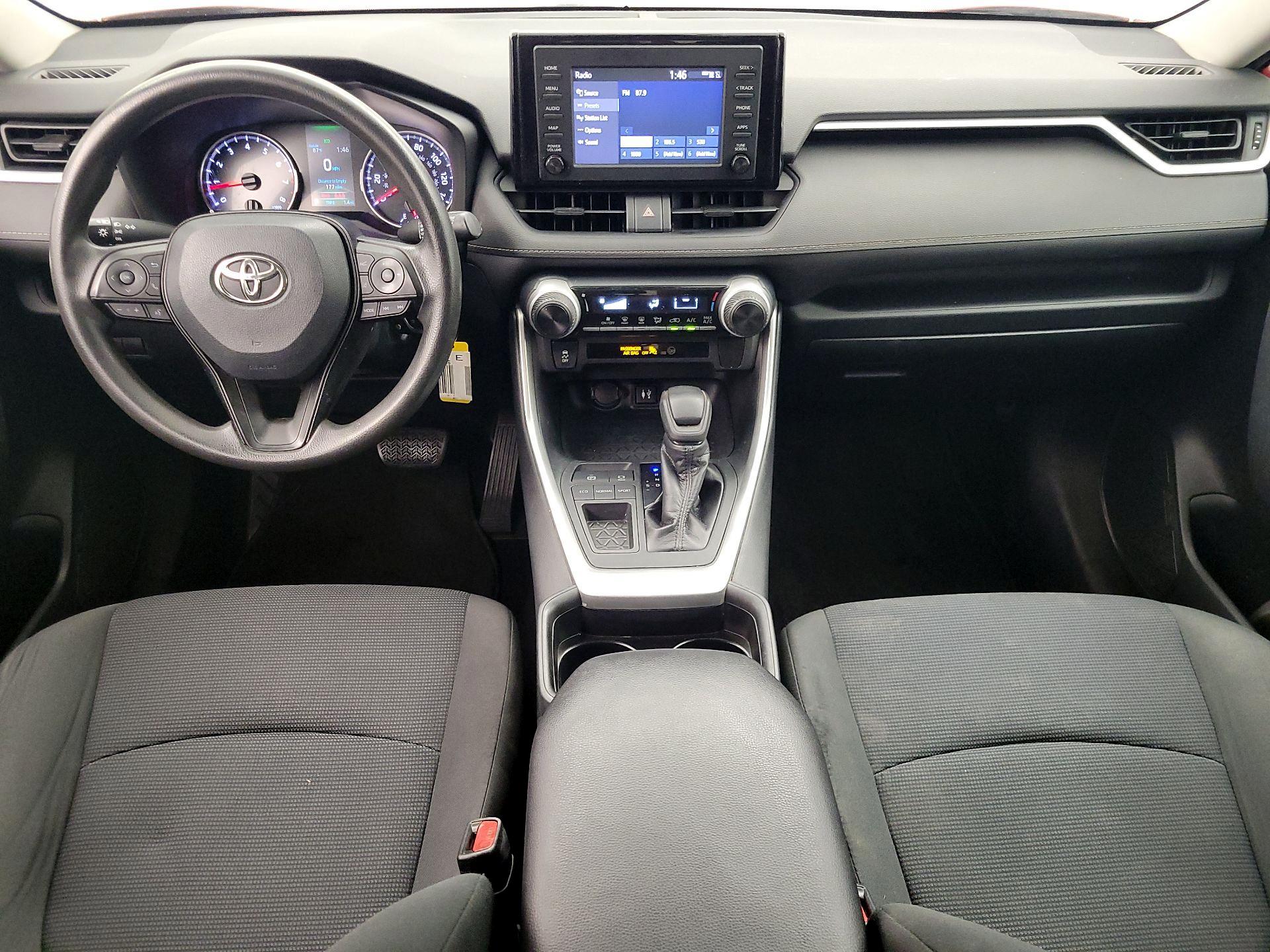 Thumbnail: 2019 Toyota RAV4 - 9