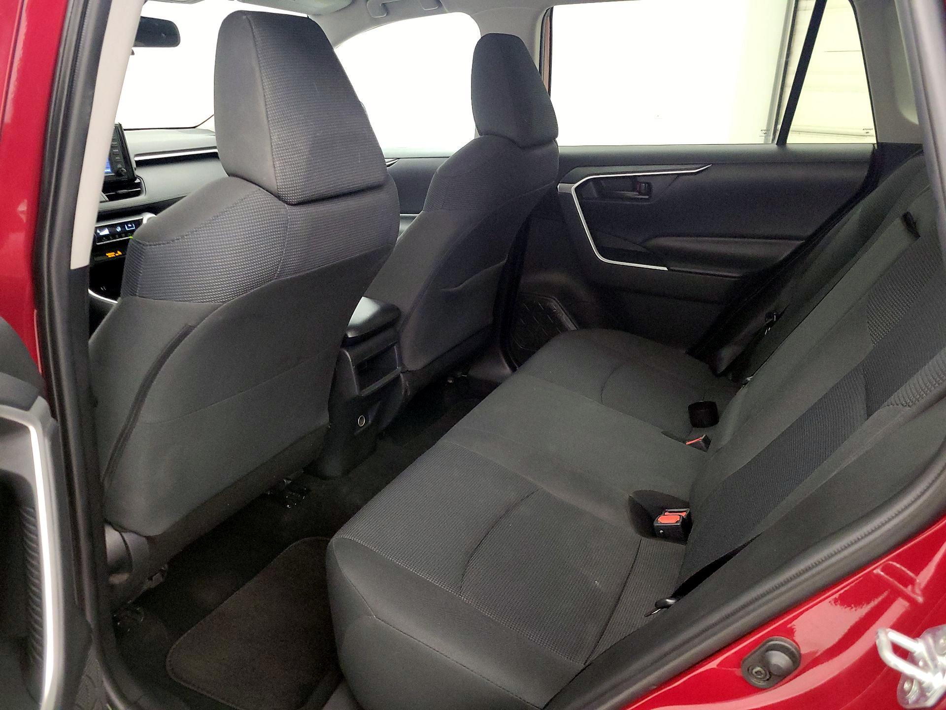 Thumbnail: 2019 Toyota RAV4 - 19