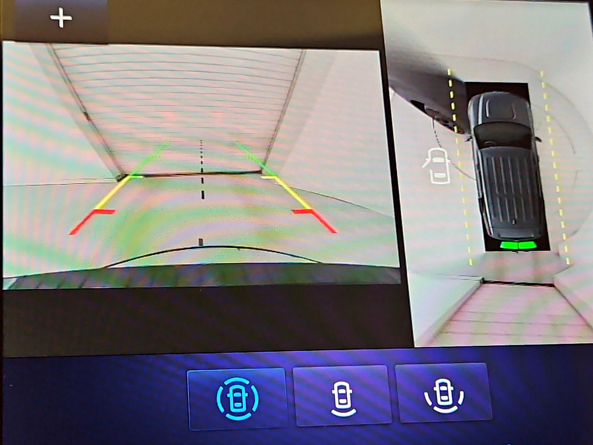 Thumbnail: 2020 Ford Explorer - 15