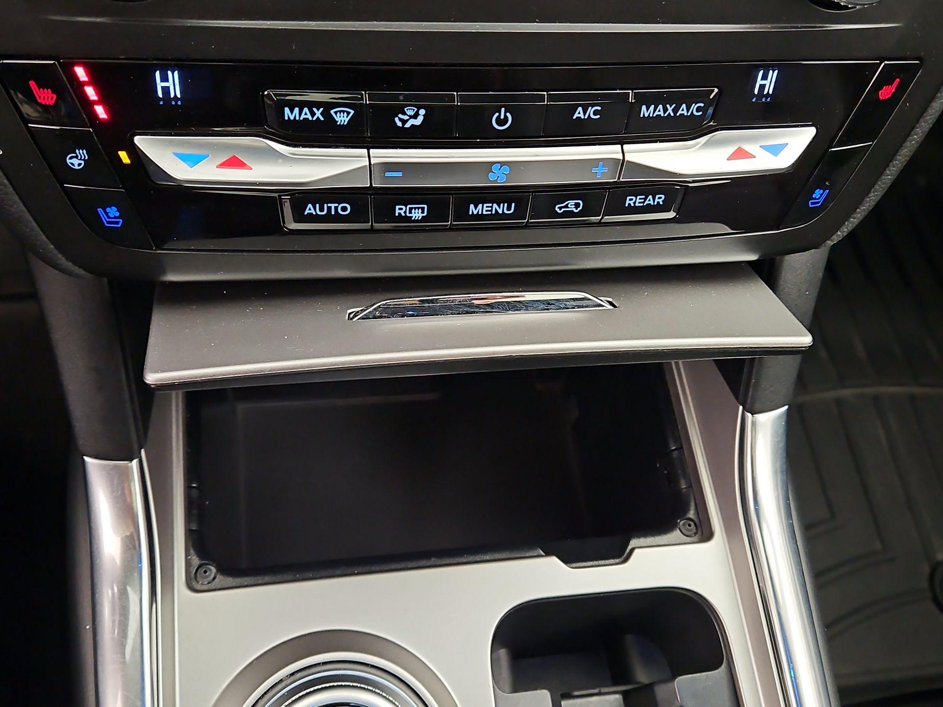 Thumbnail: 2020 Ford Explorer - 17