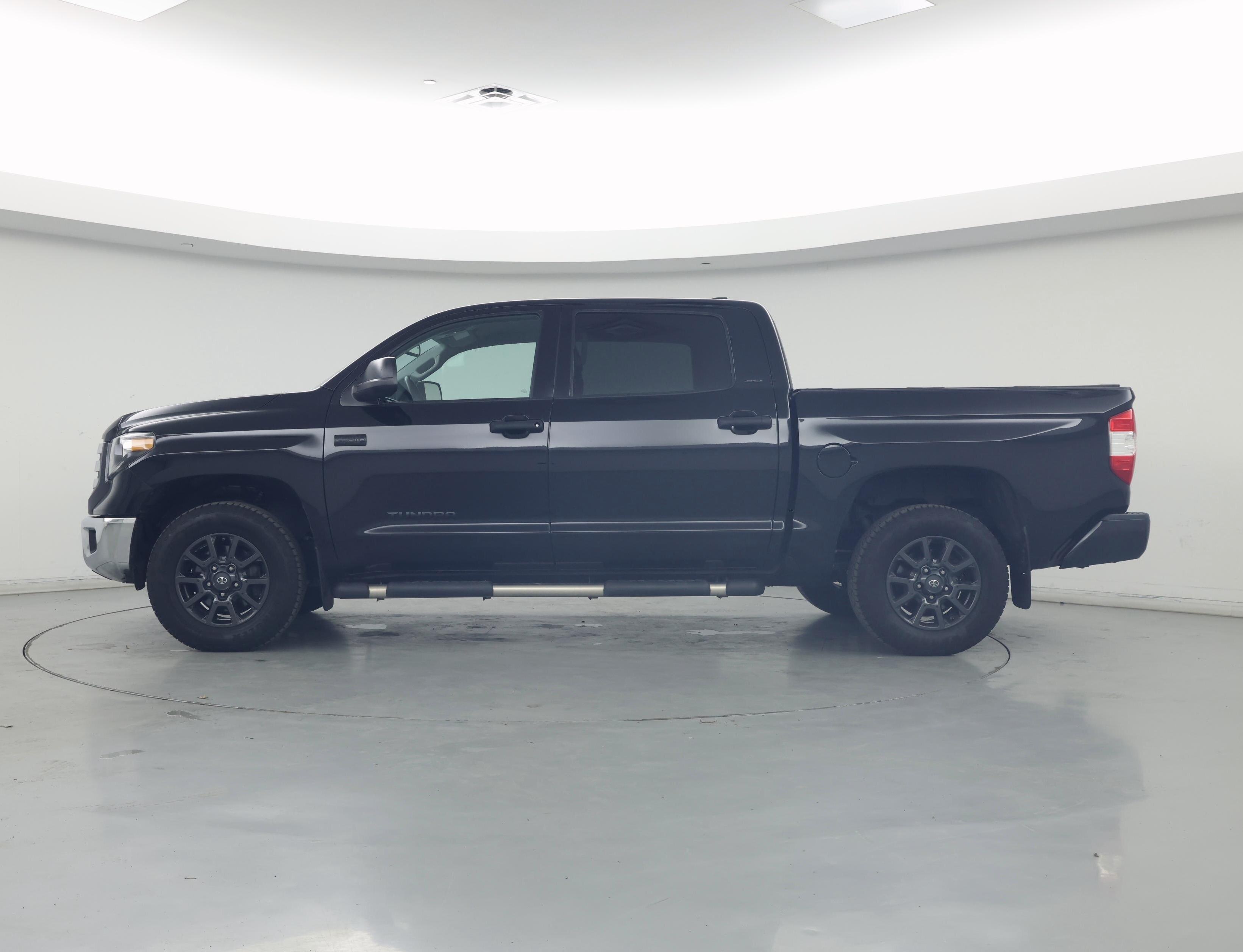 Thumbnail: 2021 Toyota Tundra - 3