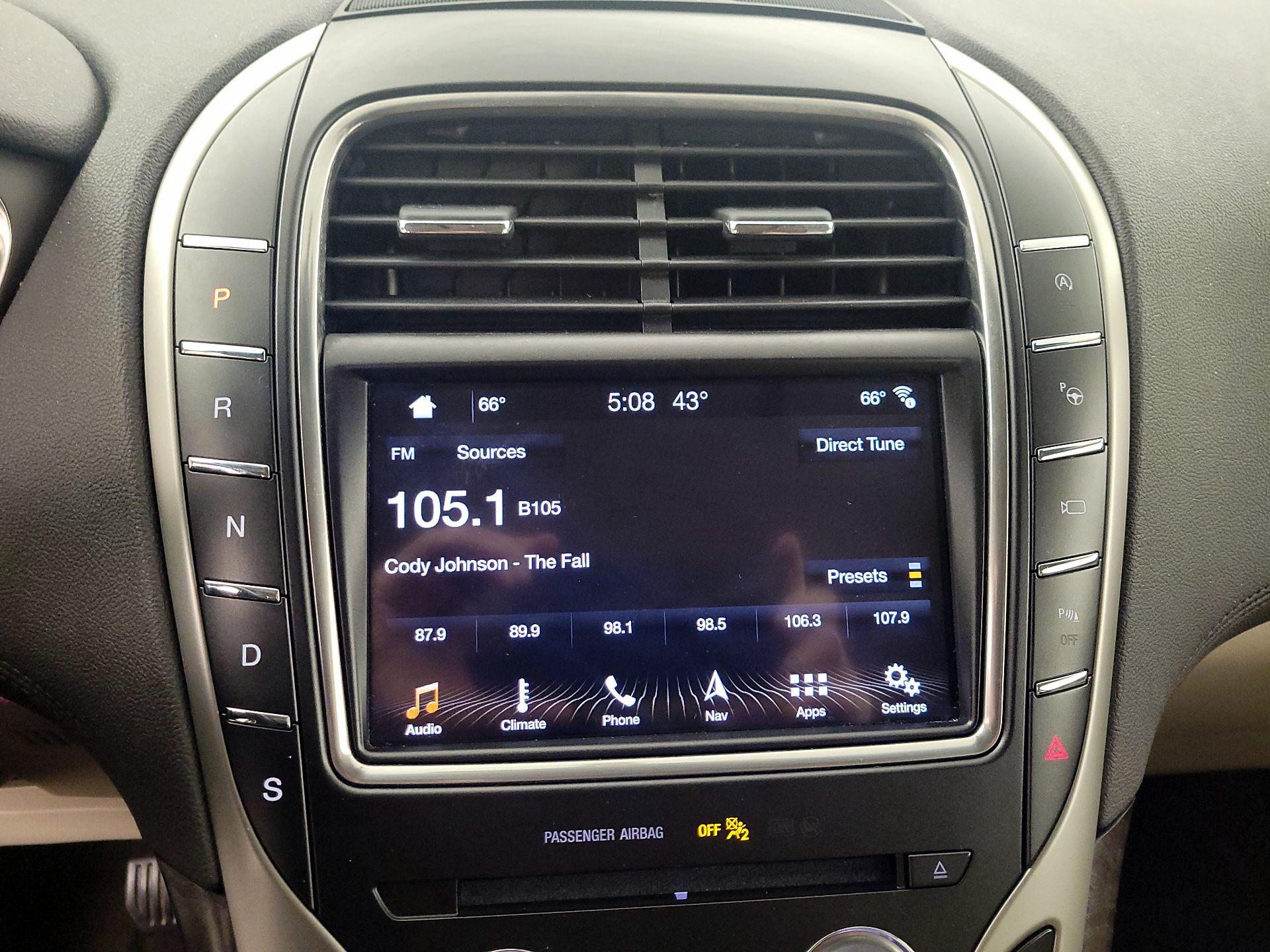 Thumbnail: 2019 Lincoln Nautilus - 16