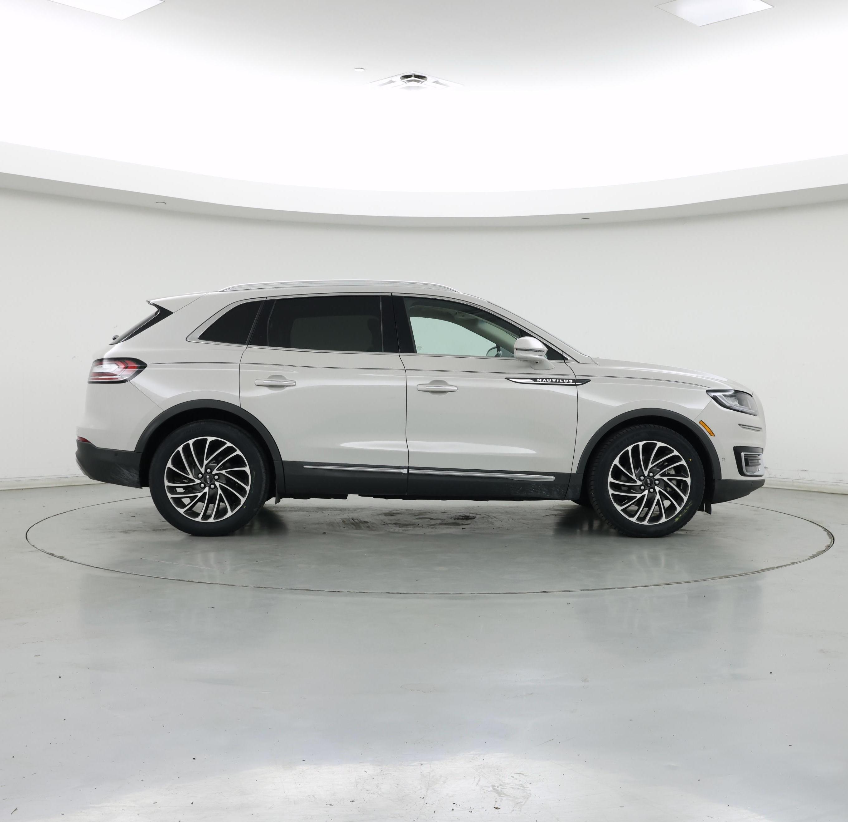 Thumbnail: 2019 Lincoln Nautilus - 7