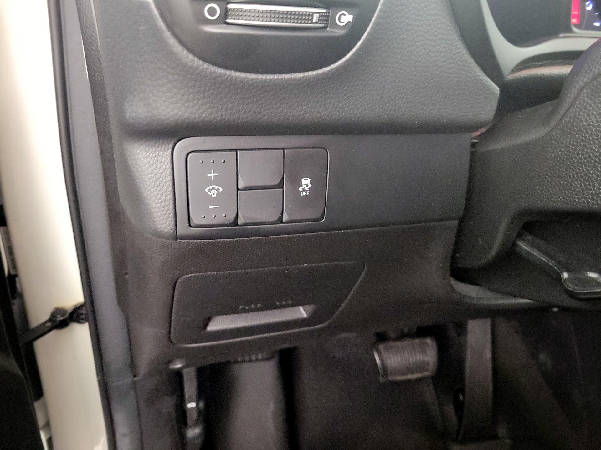 Thumbnail: 2015 Kia Soul - 13