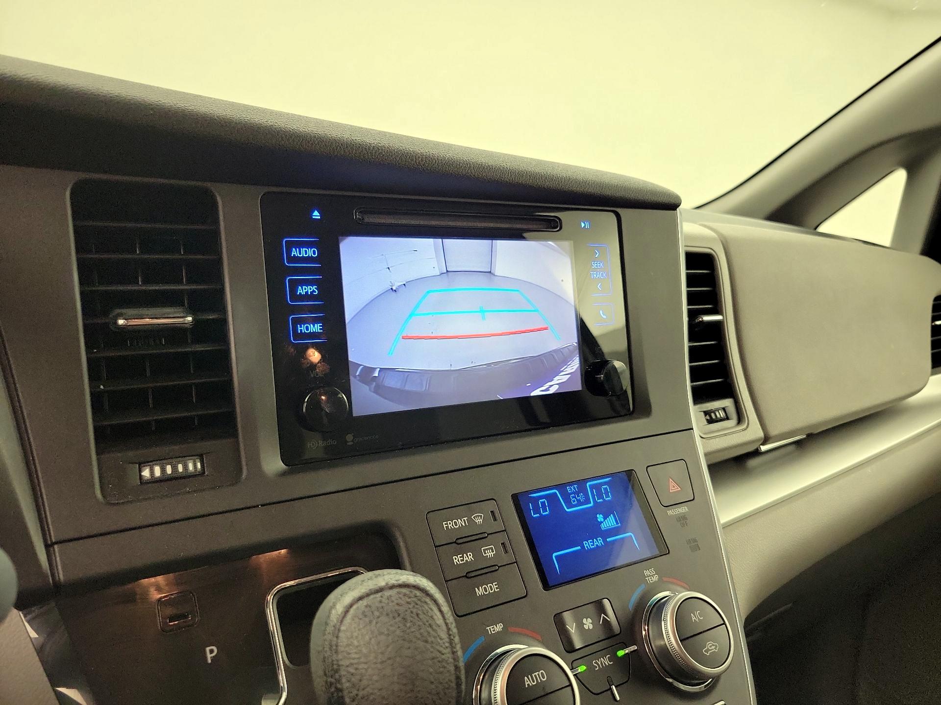 Thumbnail: 2015 Toyota Sienna - 14