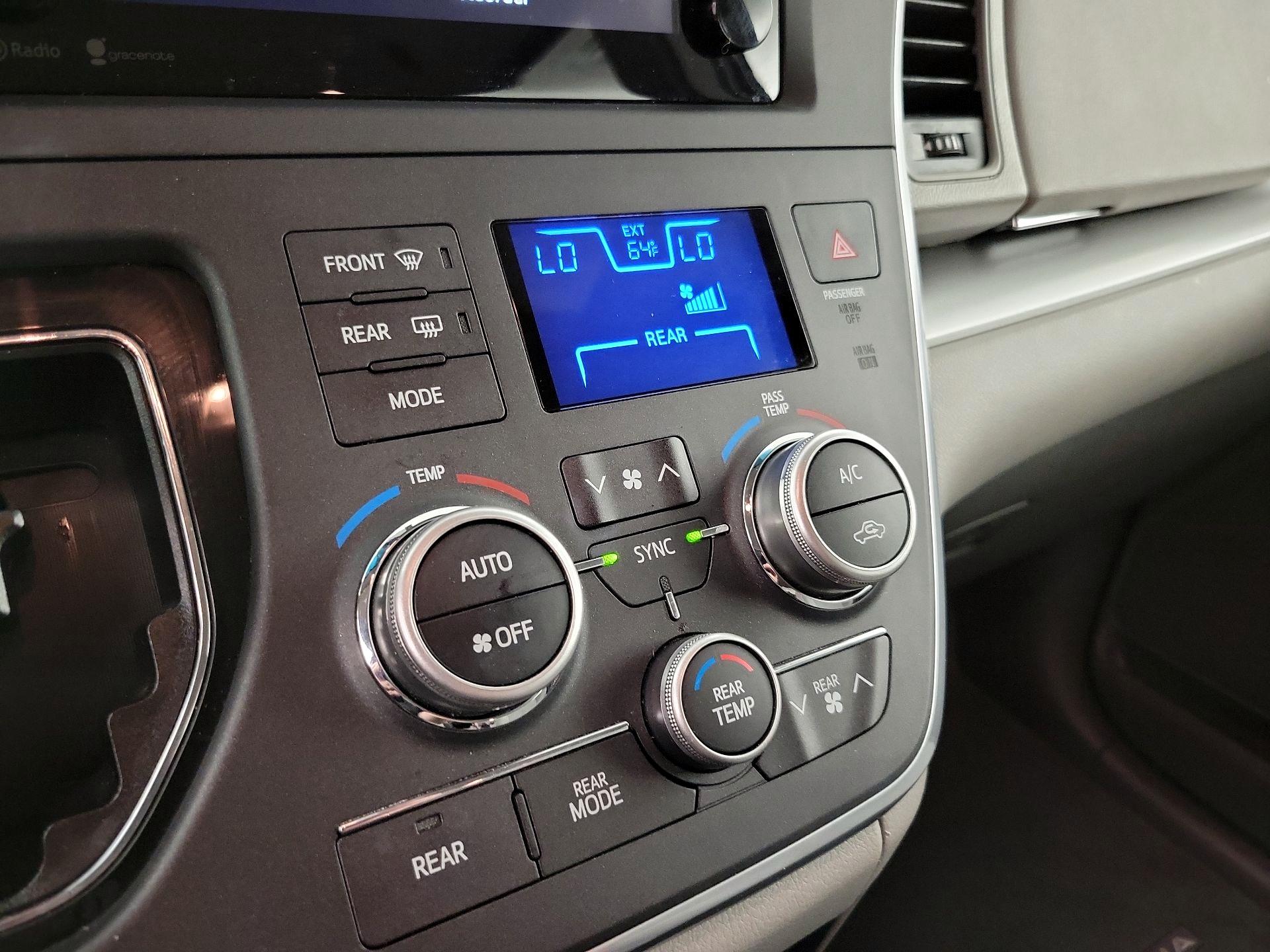 Thumbnail: 2015 Toyota Sienna - 16
