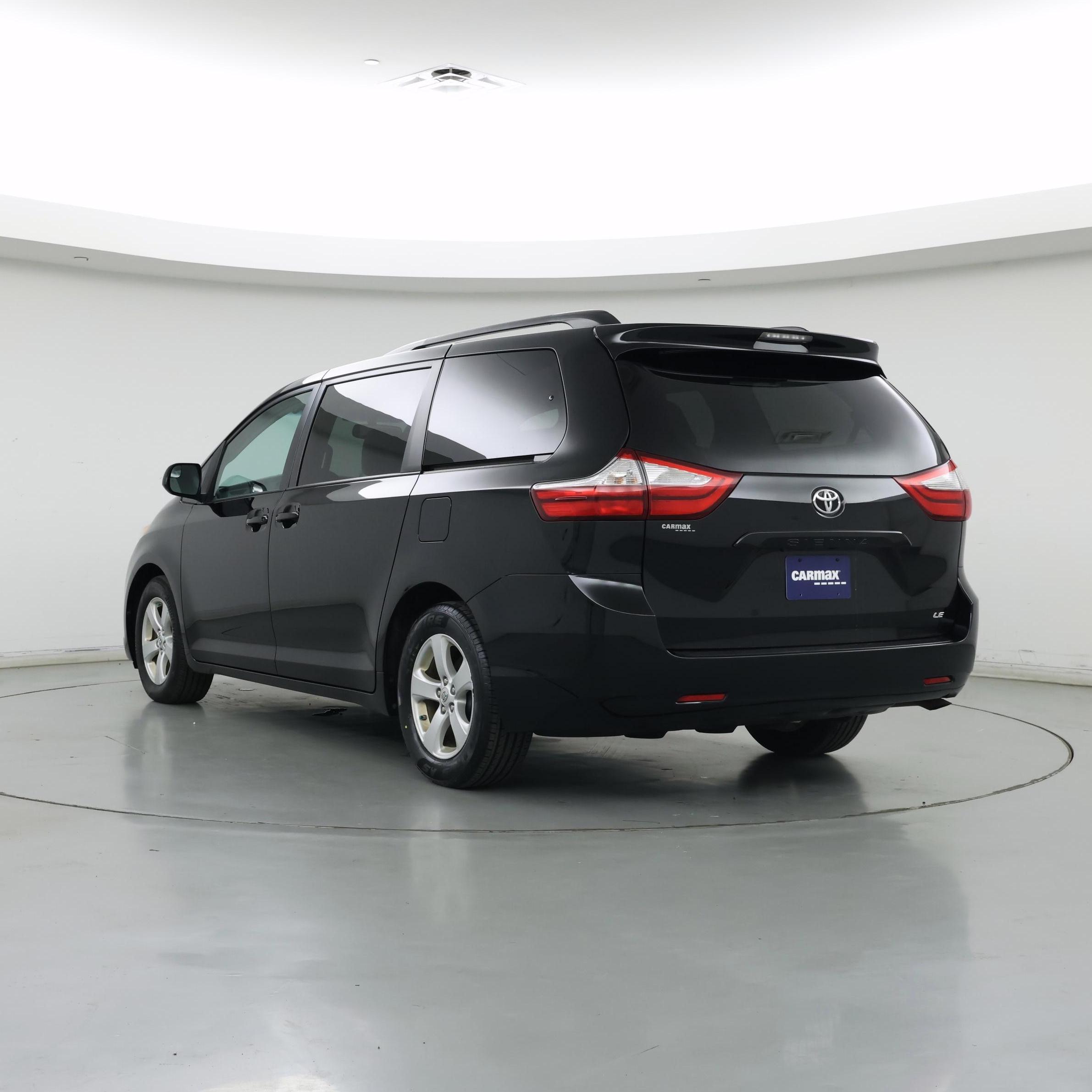 Thumbnail: 2015 Toyota Sienna - 2