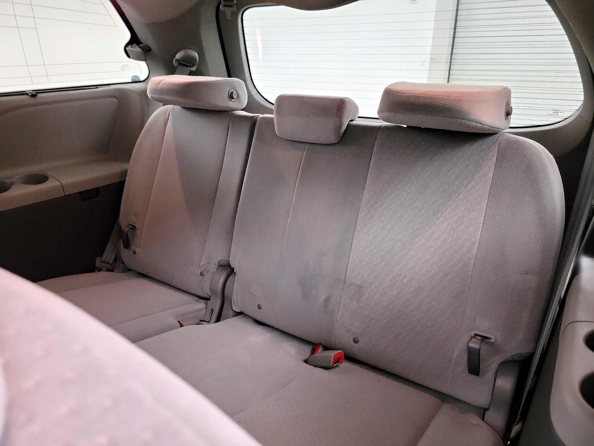 Thumbnail: 2015 Toyota Sienna - 20