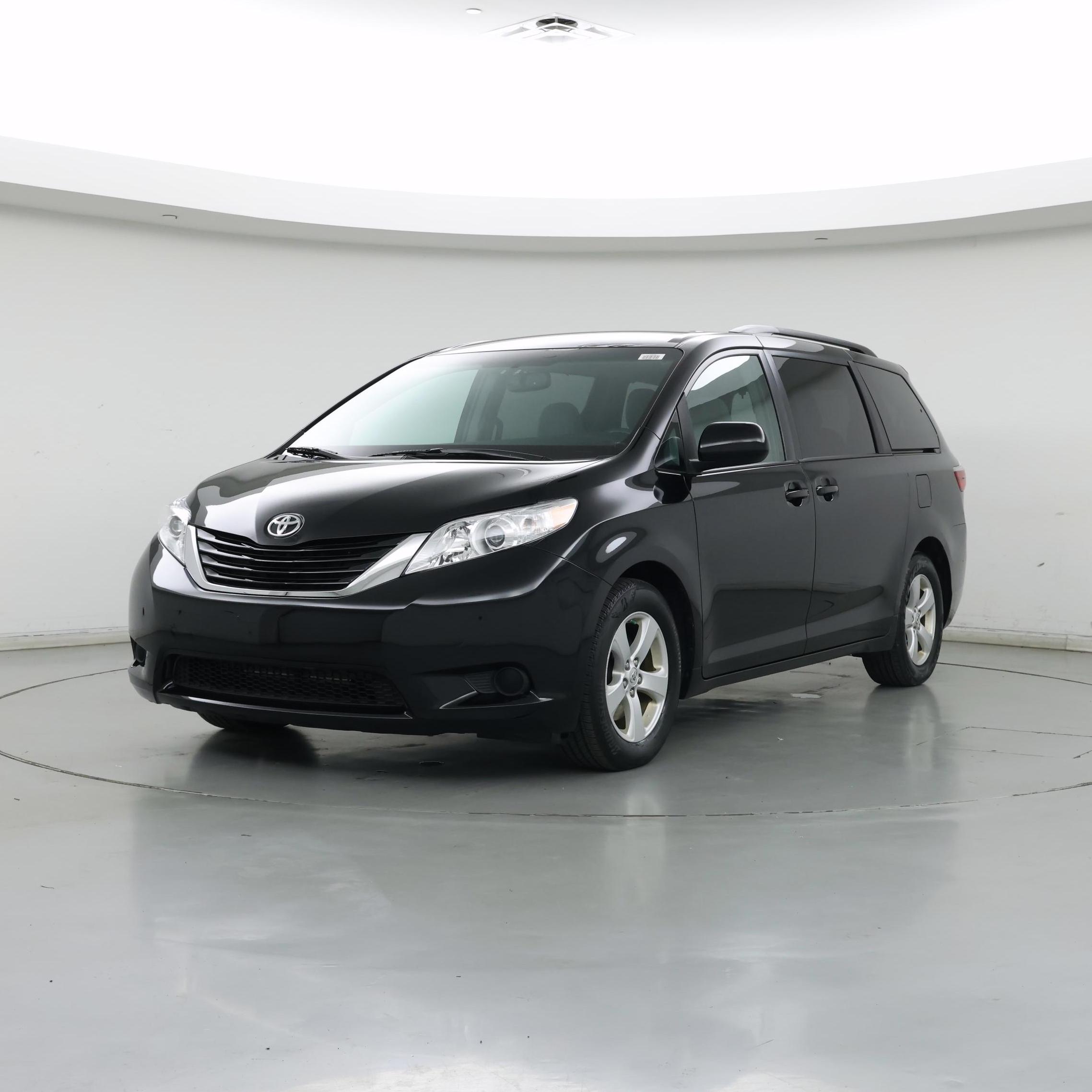Thumbnail: 2015 Toyota Sienna - 4