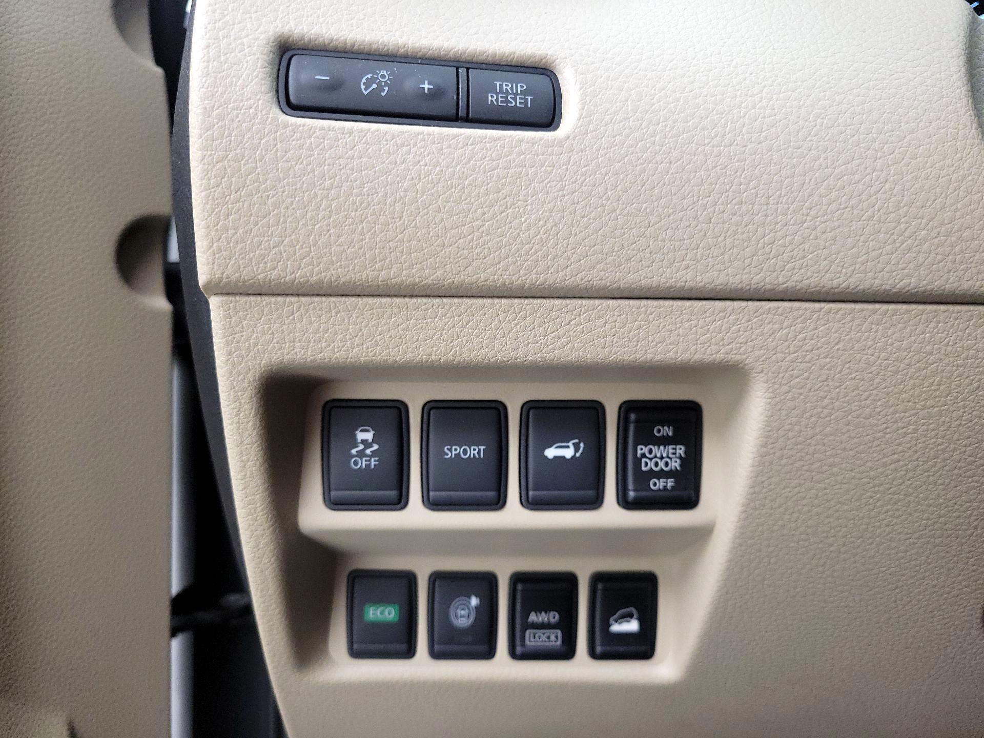 Thumbnail: 2016 Nissan Rogue - 11